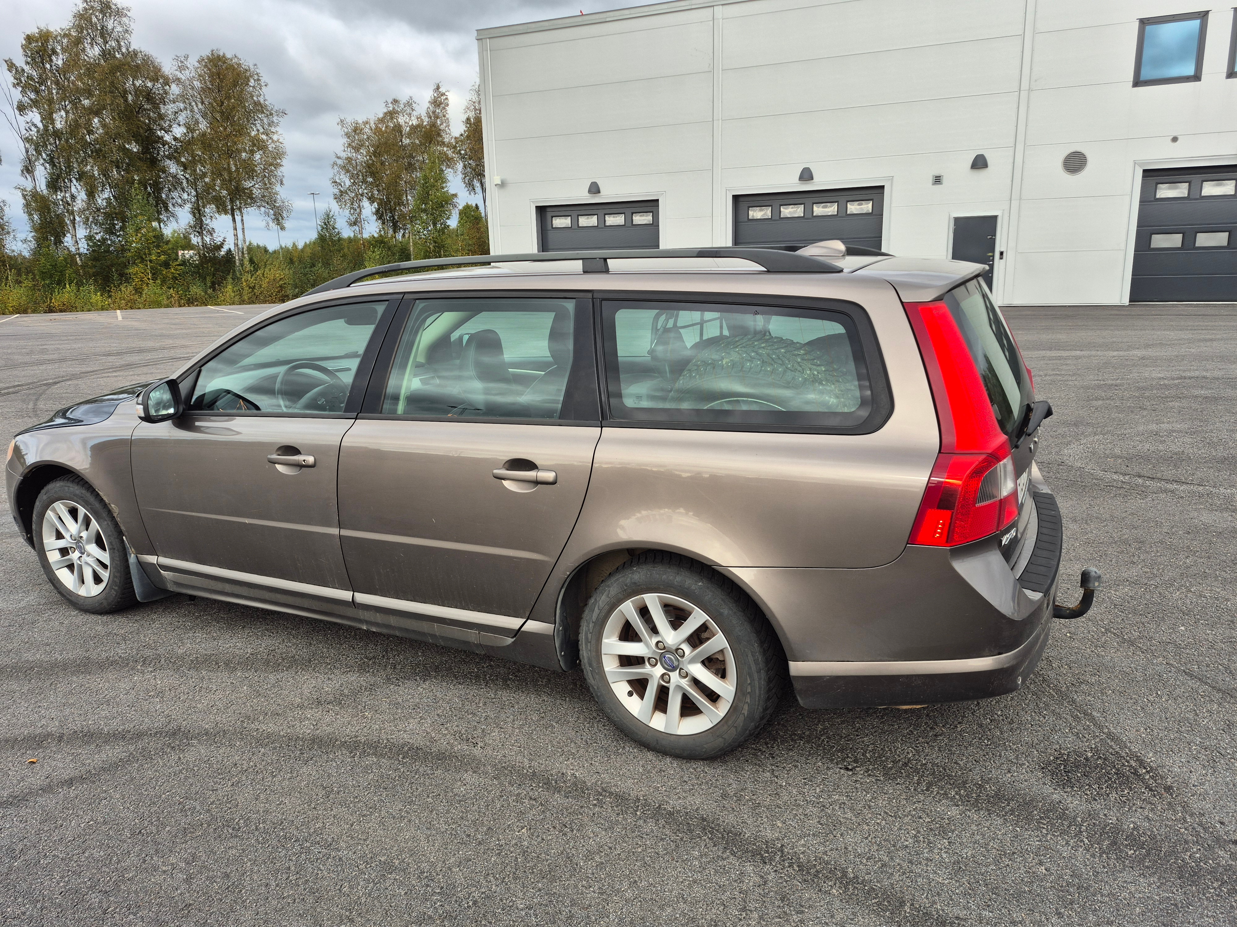 Volvo V70 2.0F Manuell 2009, bild 2/5