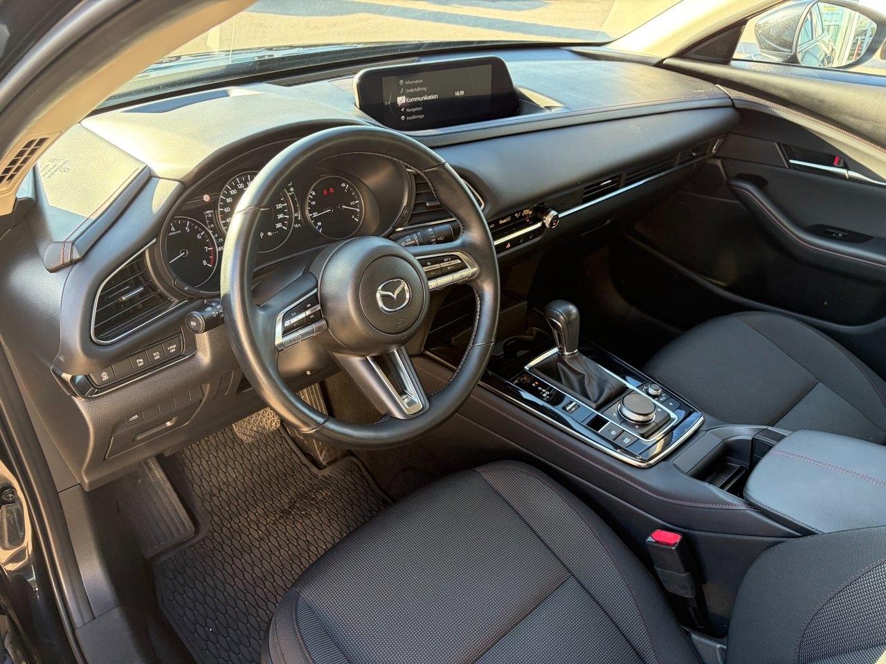 Mazda CX-30 2023, bild 7/10