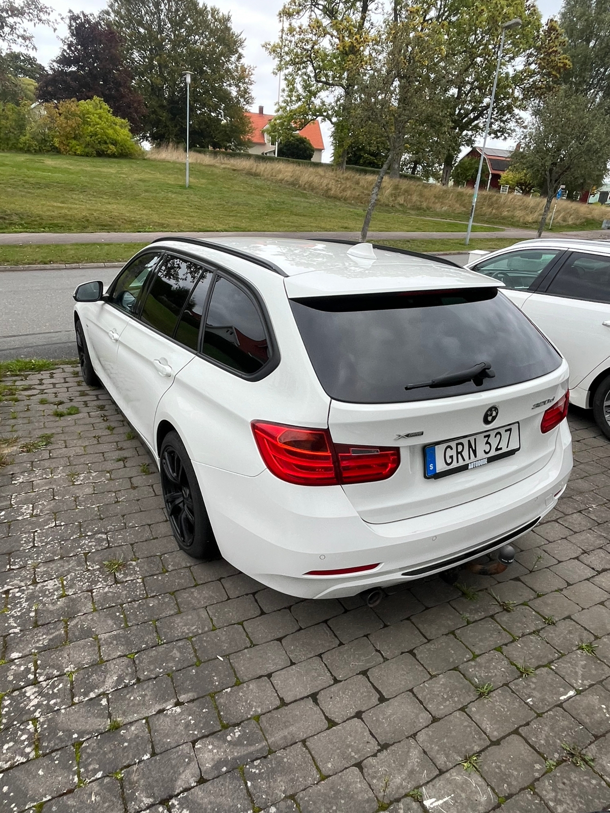 BMW 320 d xDrive Touring Steptronic 2015, bild 3/6