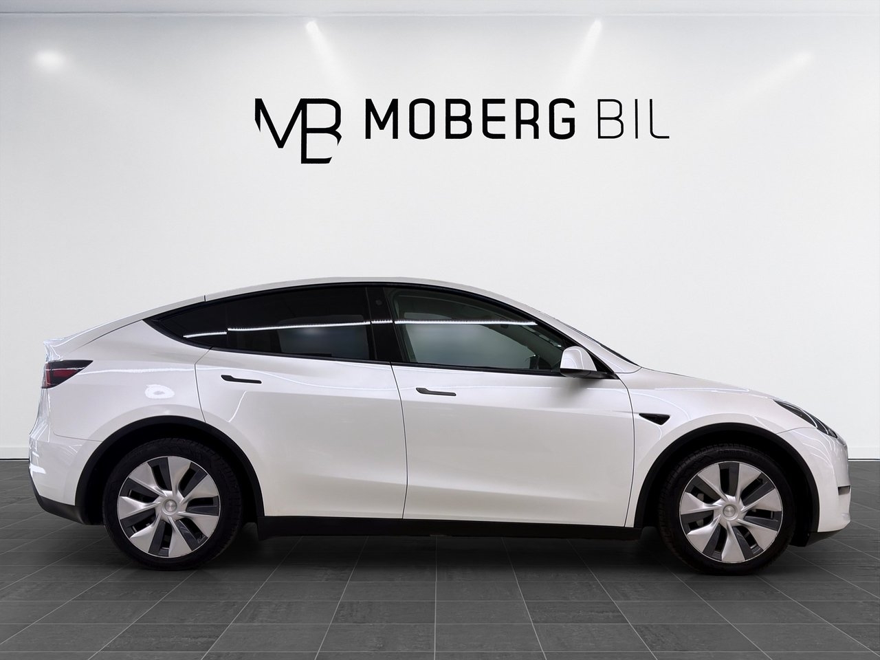 Tesla Model Y 2023, kuva 4/10