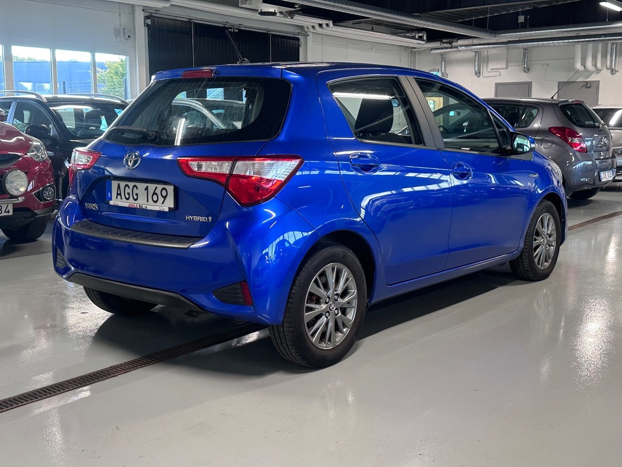 Toyota Yaris Hybrid e-CVT Active Euro 6 2017, bild 3/10