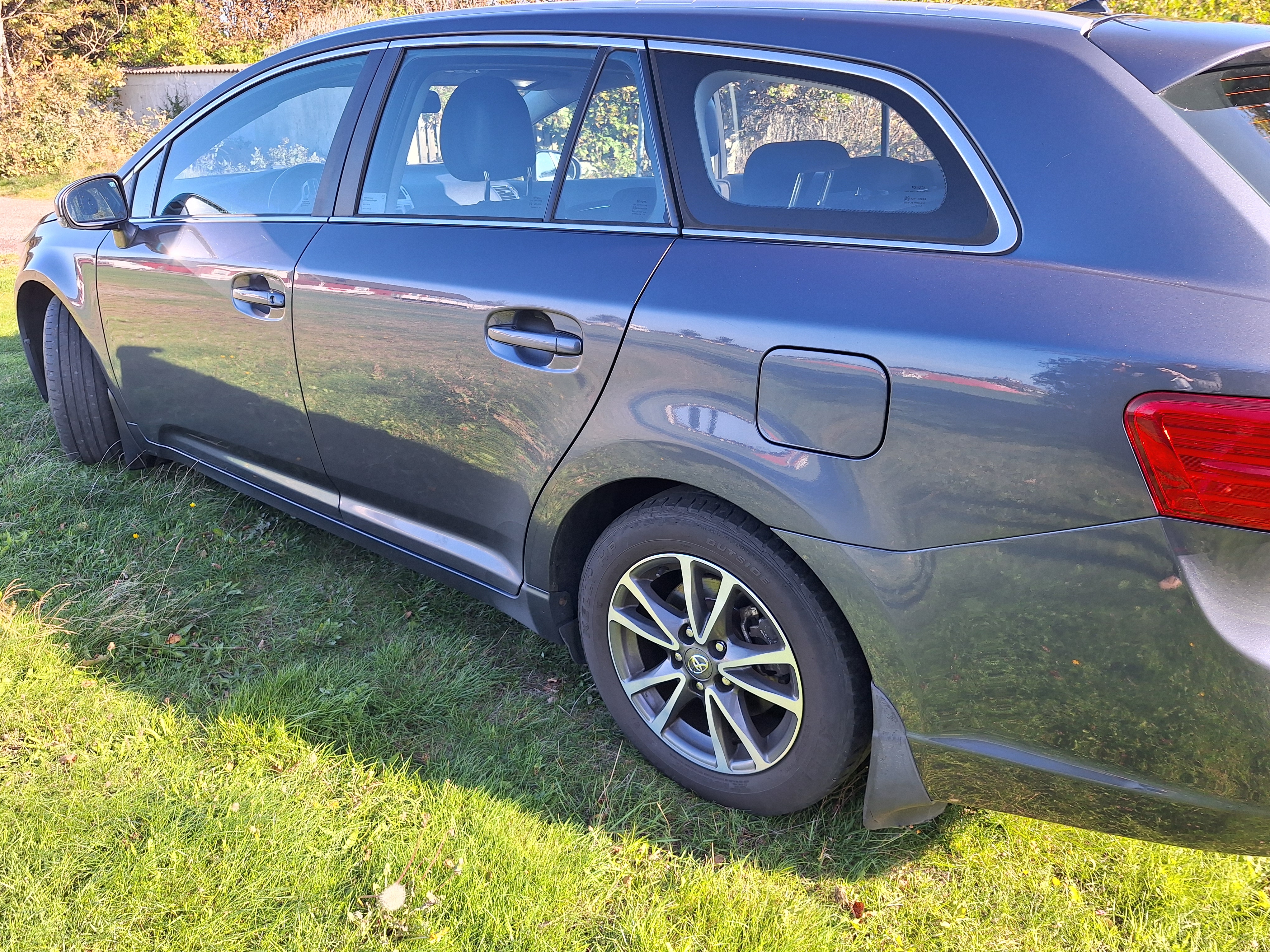 Toyota Avensis Kombi 2.0 D-4D Manuell 2012, bild 3/10