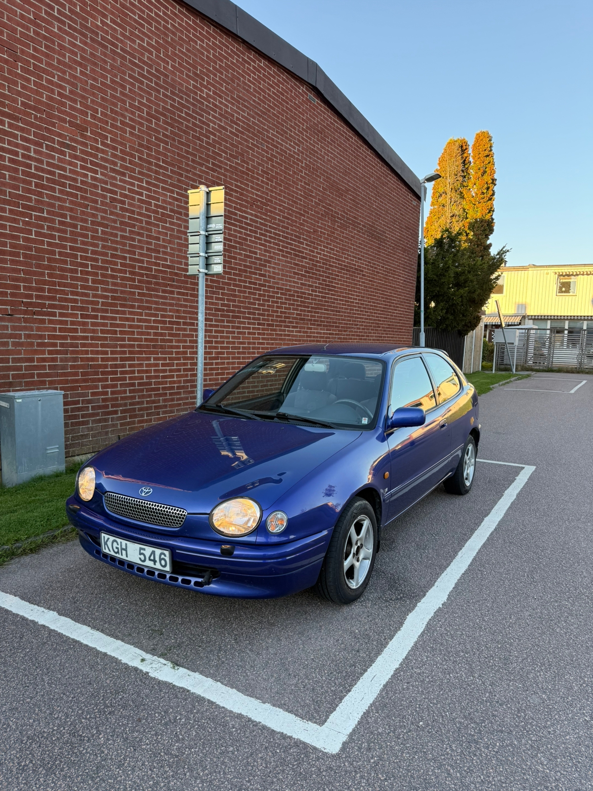 Toyota Corolla 1999, bild 2/7
