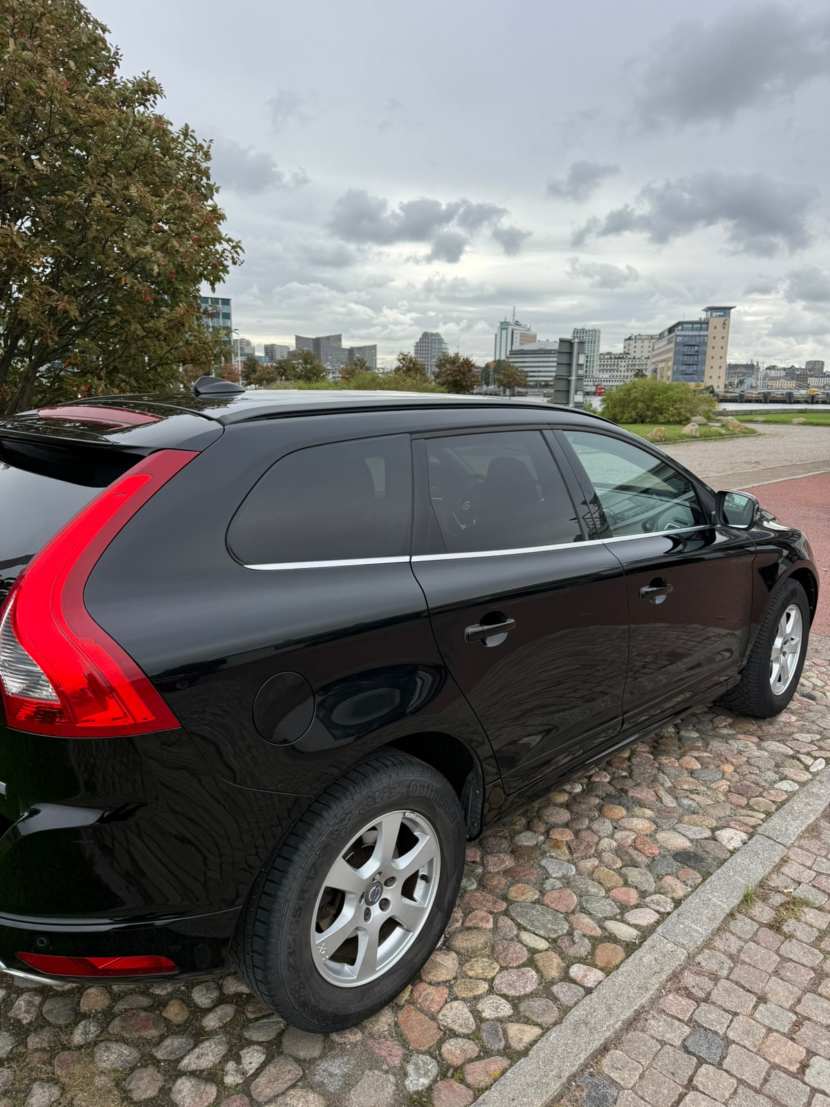 Volvo XC60 D4 Manuell 2017, bild 4/8