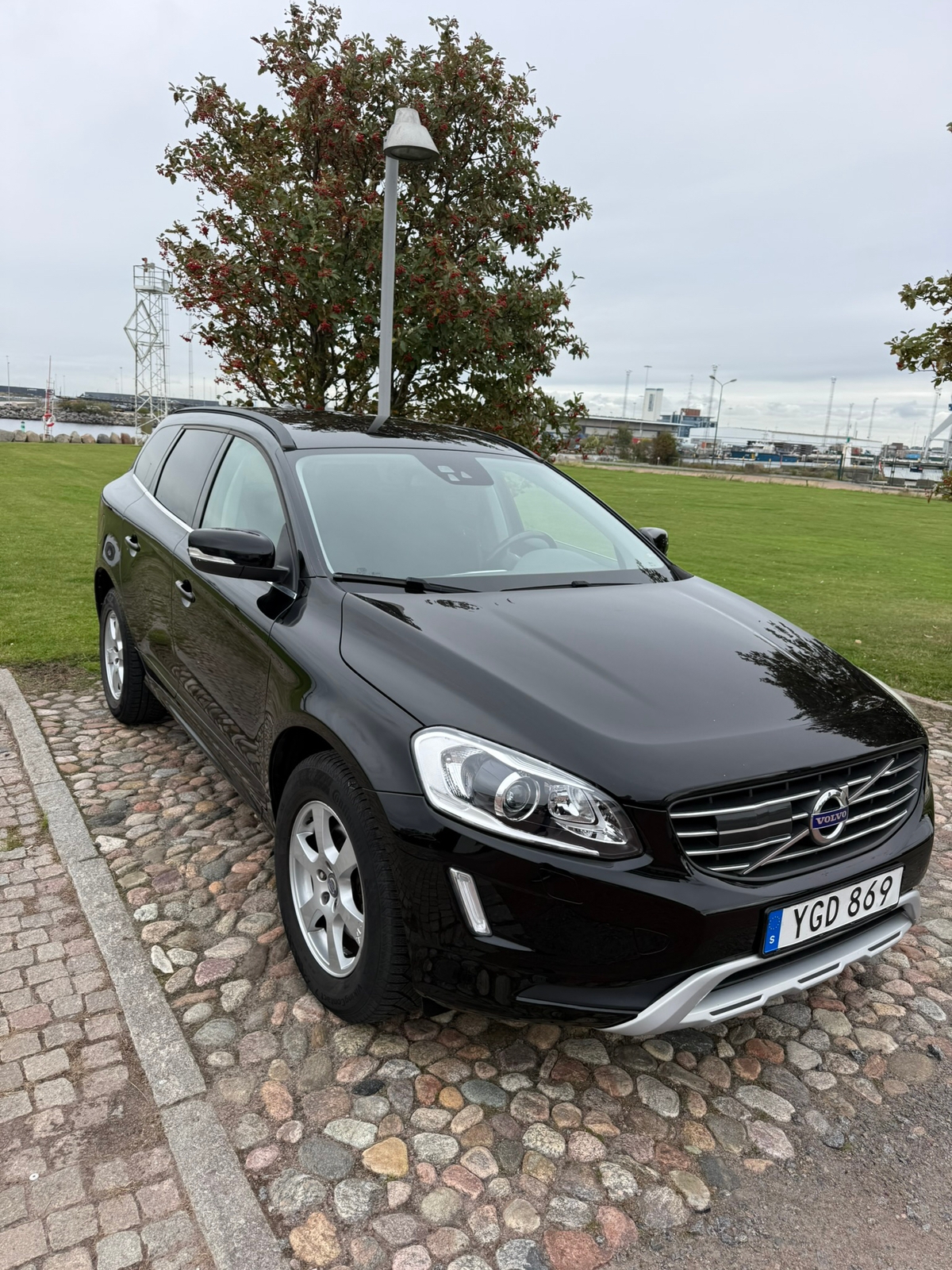 Volvo XC60 D4 Manuell 2017, bild 2/8