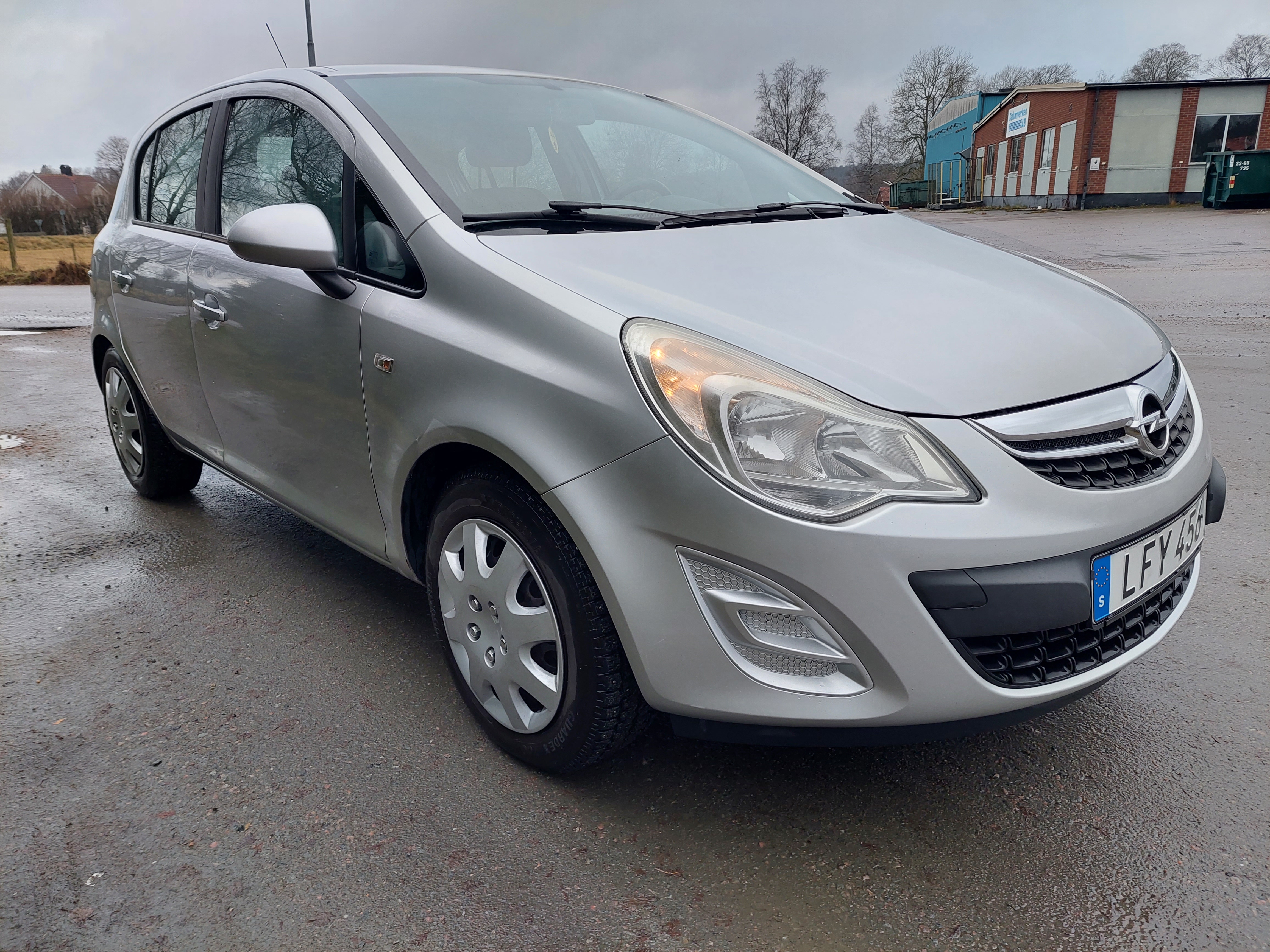 Opel Corsa 2011, bild 2/9