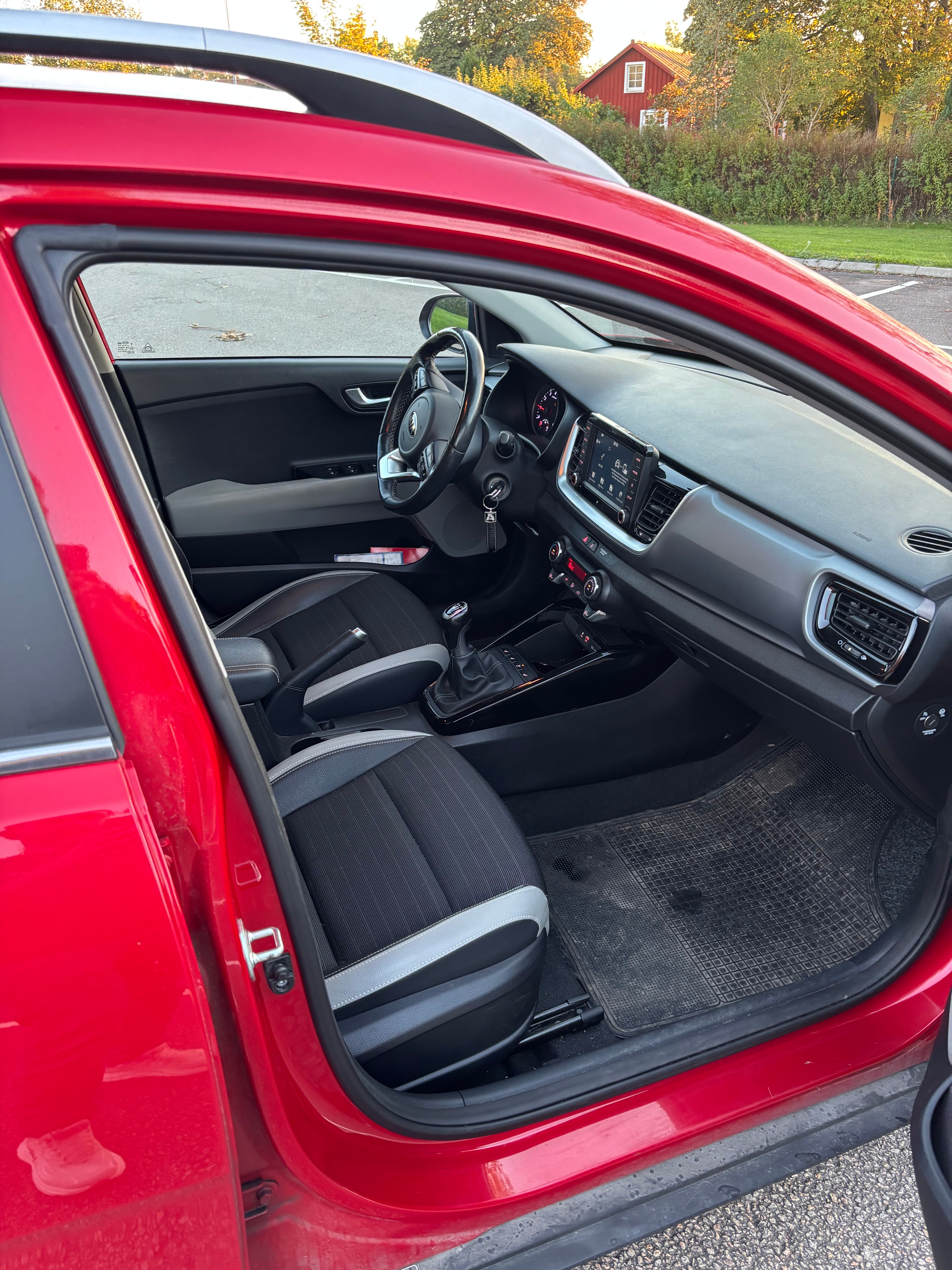 Kia Stonic 1.0 T-GDI Manuell 2018, bild 6/8