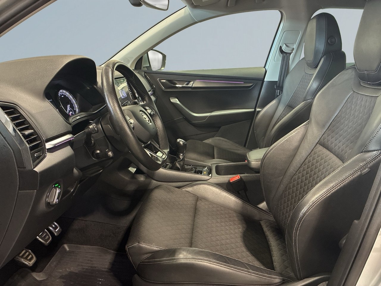 Skoda Karoq 1.0 TSI Style Drag Värmare 2021, bild 7/10