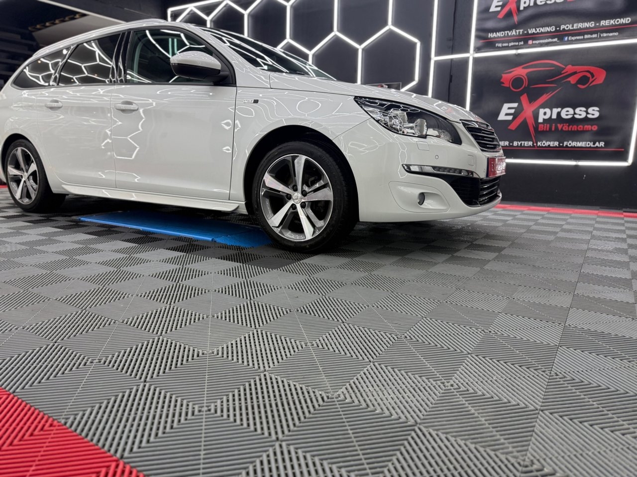Peugeot 308 2016, bild 4/10