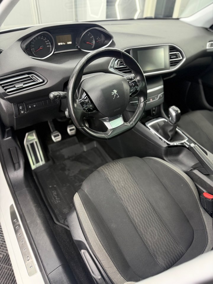 Peugeot 308 2016, bild 7/10