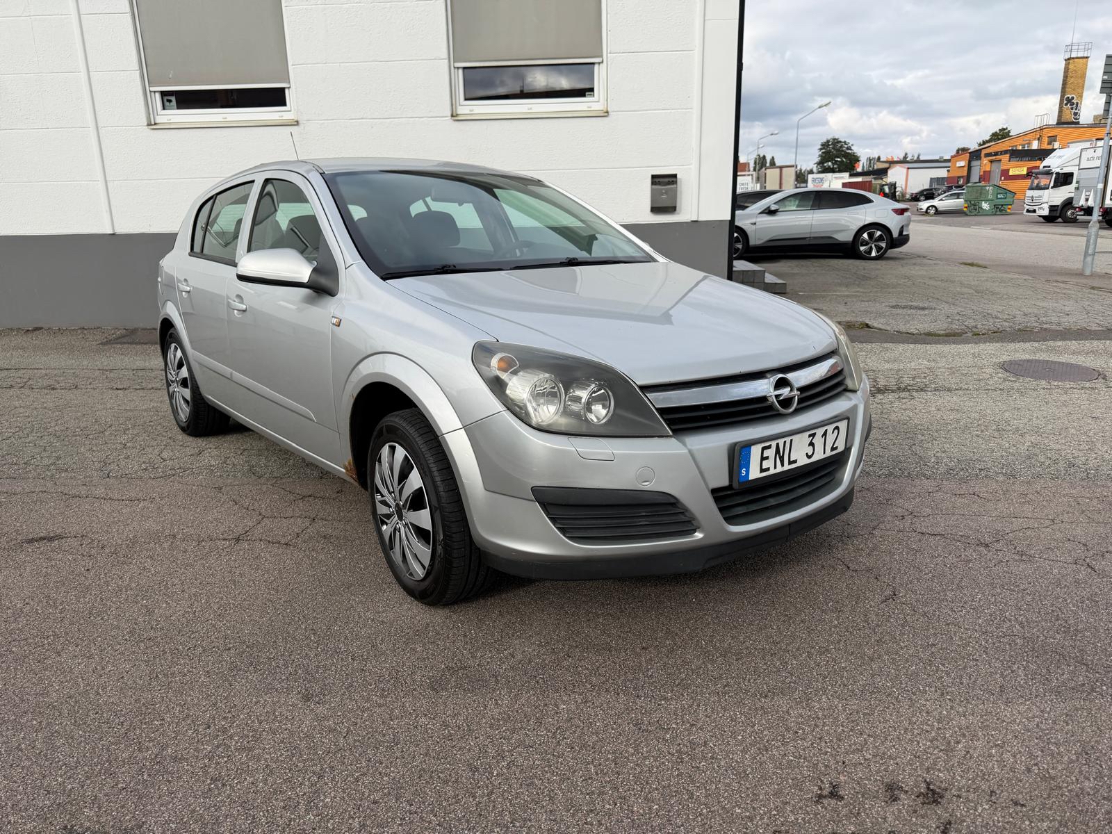 Opel Astra 1.9 CDTI ECOTEC 8v Manuell 2006, bild 2/6