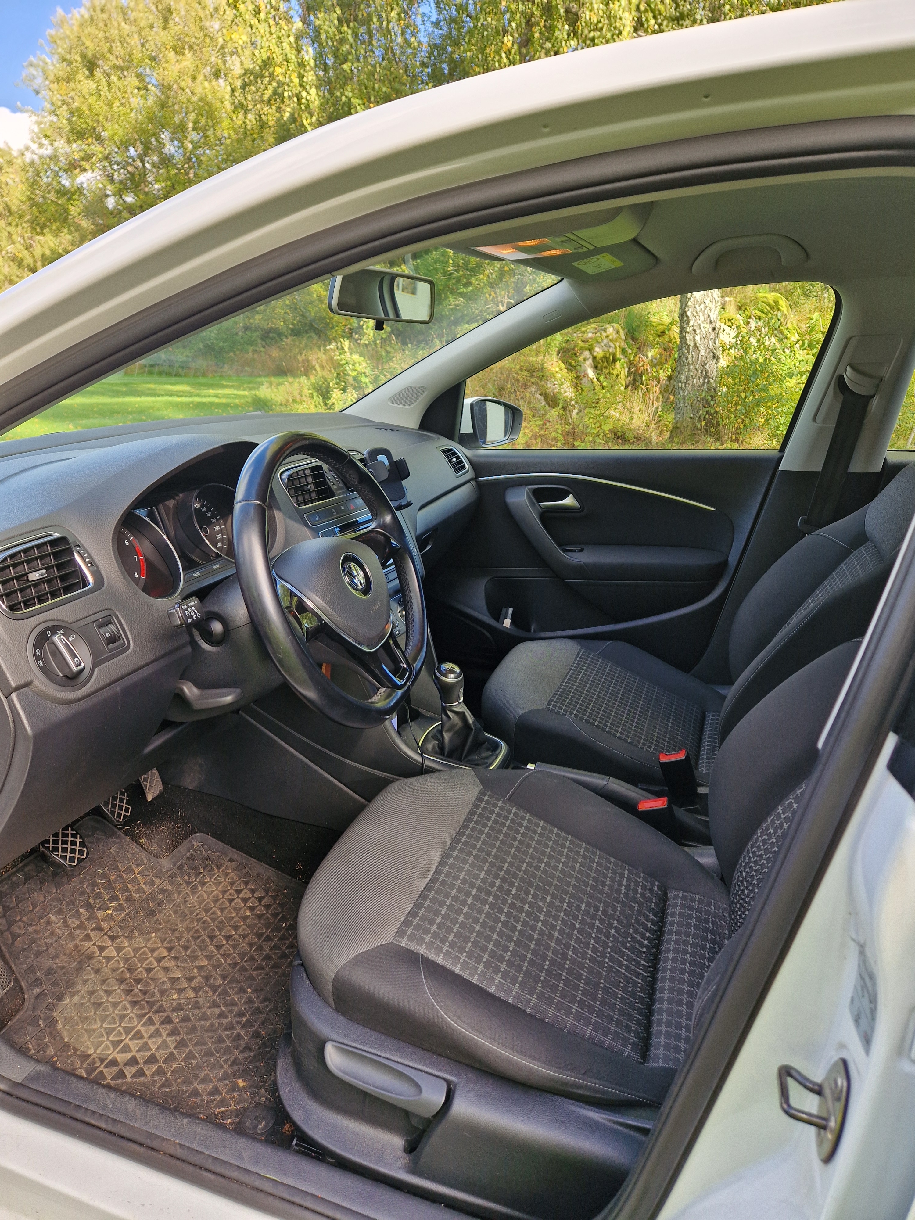 Volkswagen Polo 2017, photo 6/10