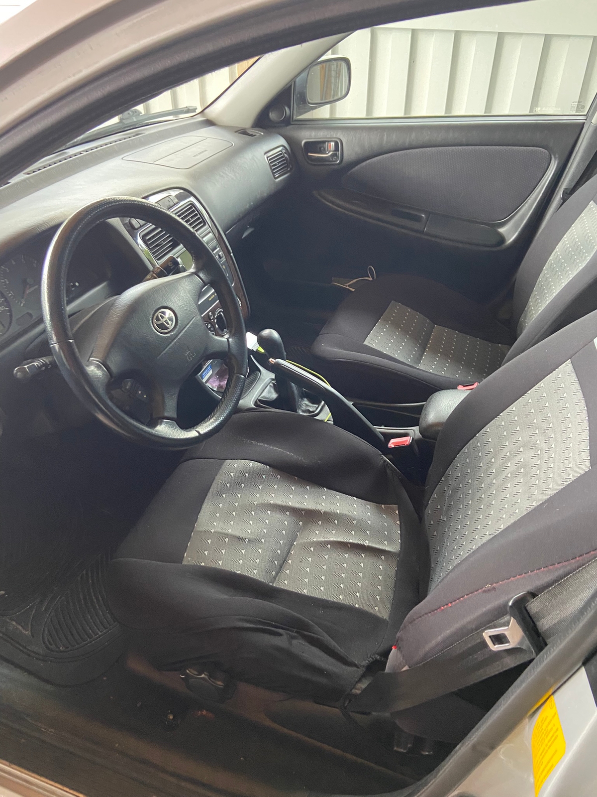 Toyota Avensis 2001, bild 3/4