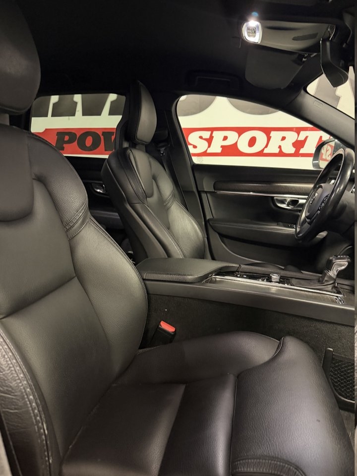 Volvo V90 Cross Country D4 AWD Pro 2018, kuva 2/3