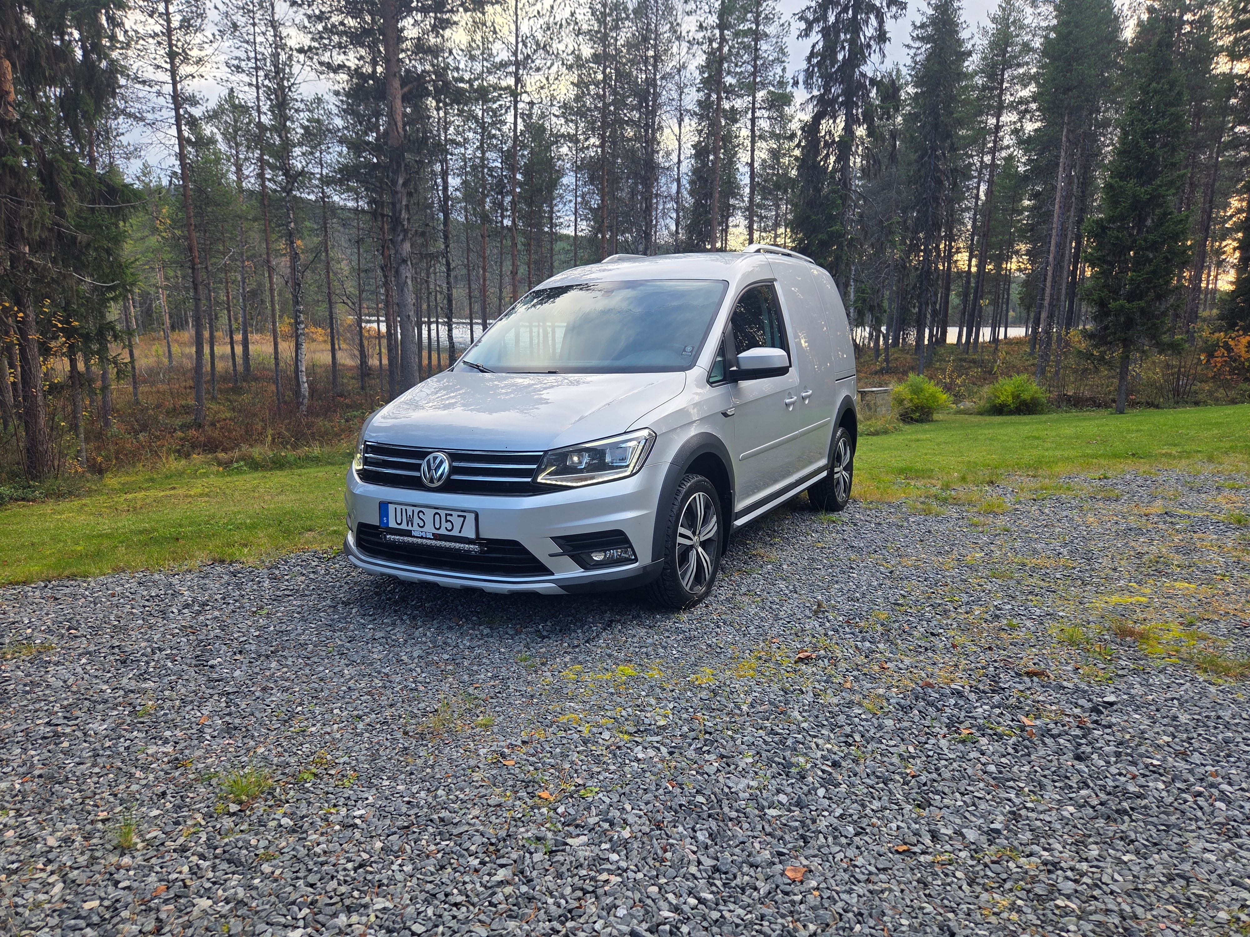 Volkswagen Caddy 2018, bild 2/7