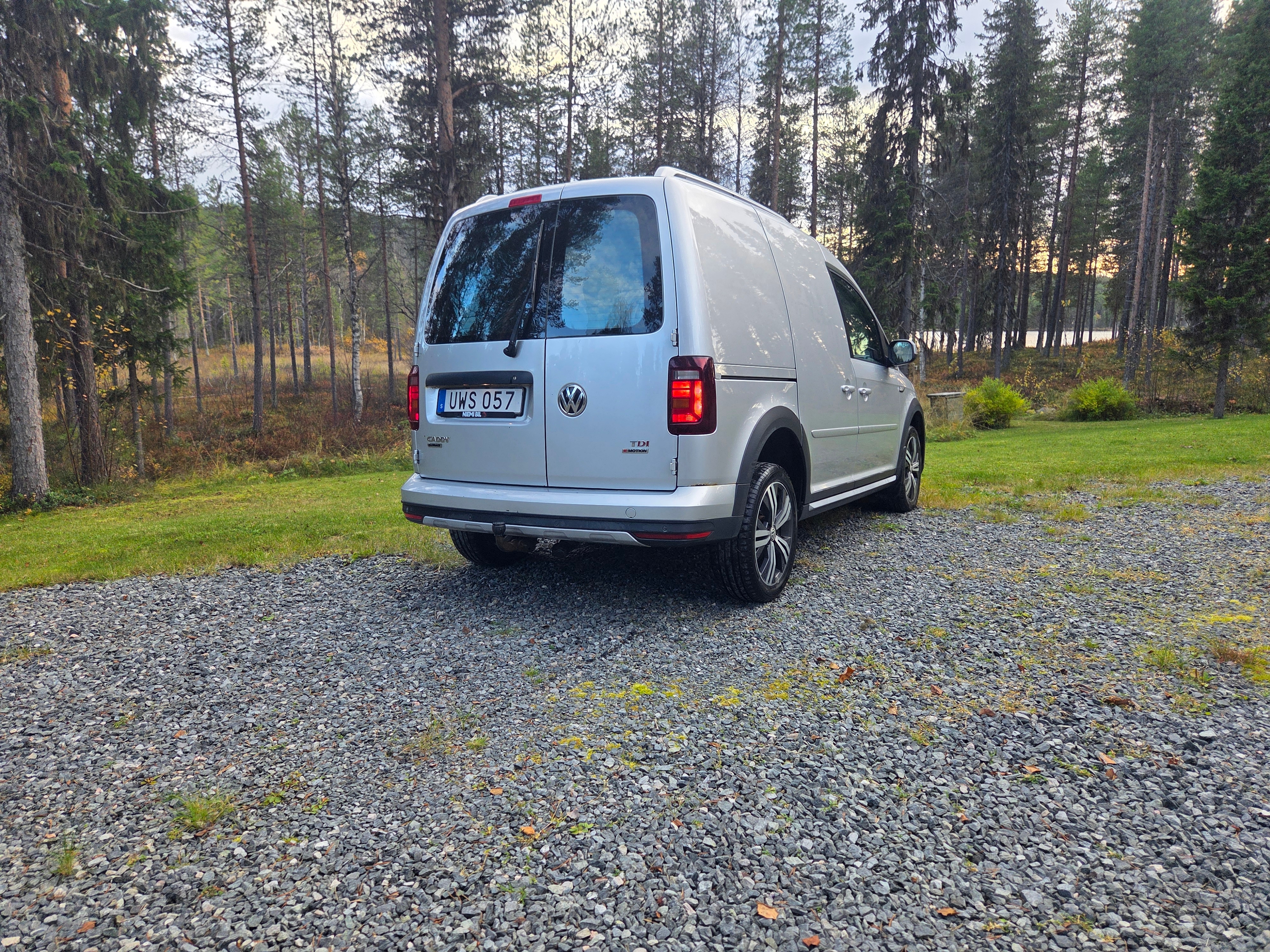 Volkswagen Caddy 2018, bild 3/7