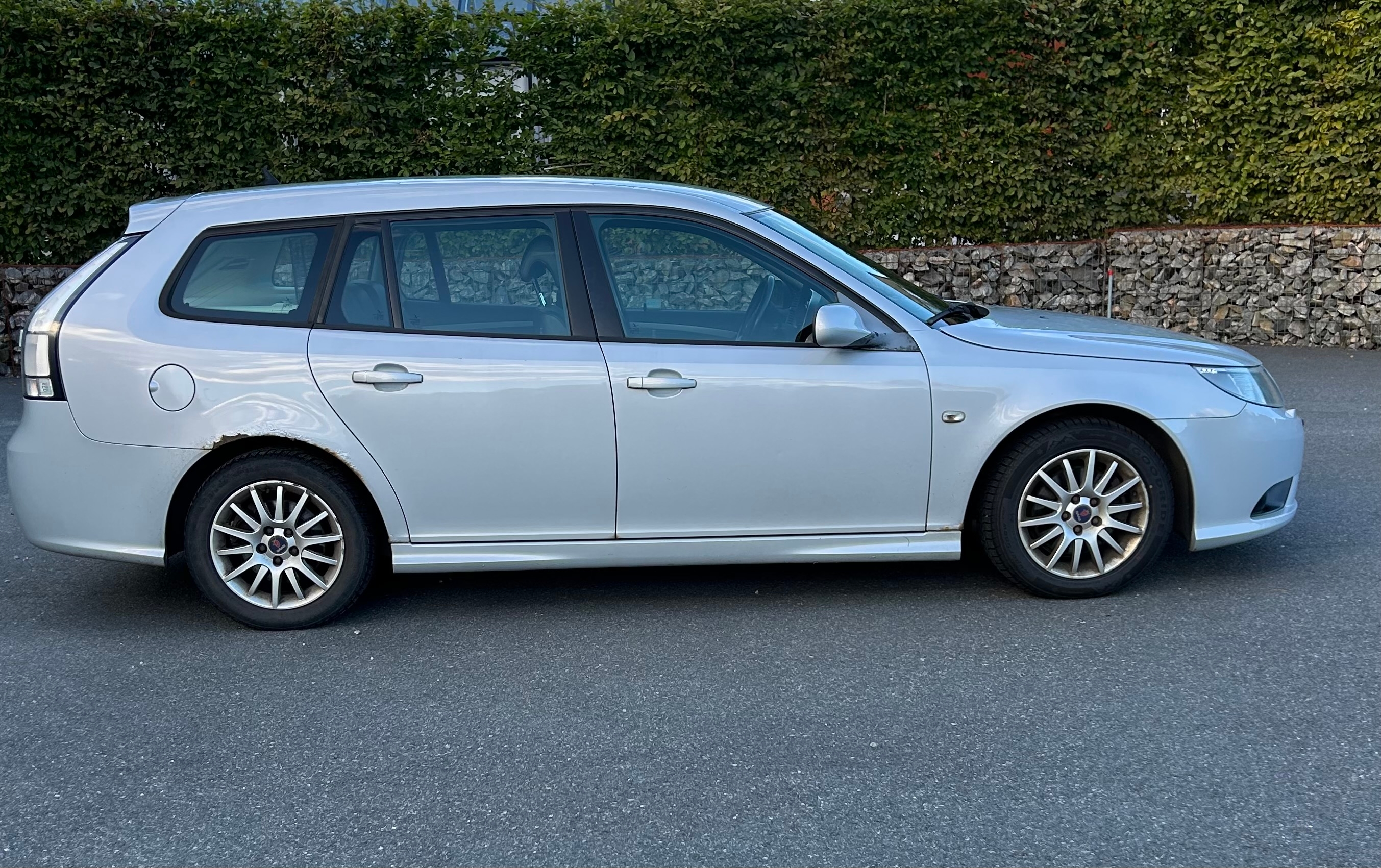 Saab 9-3 SportCombi 1.9 TiD Manuell 2010, bild 2/7