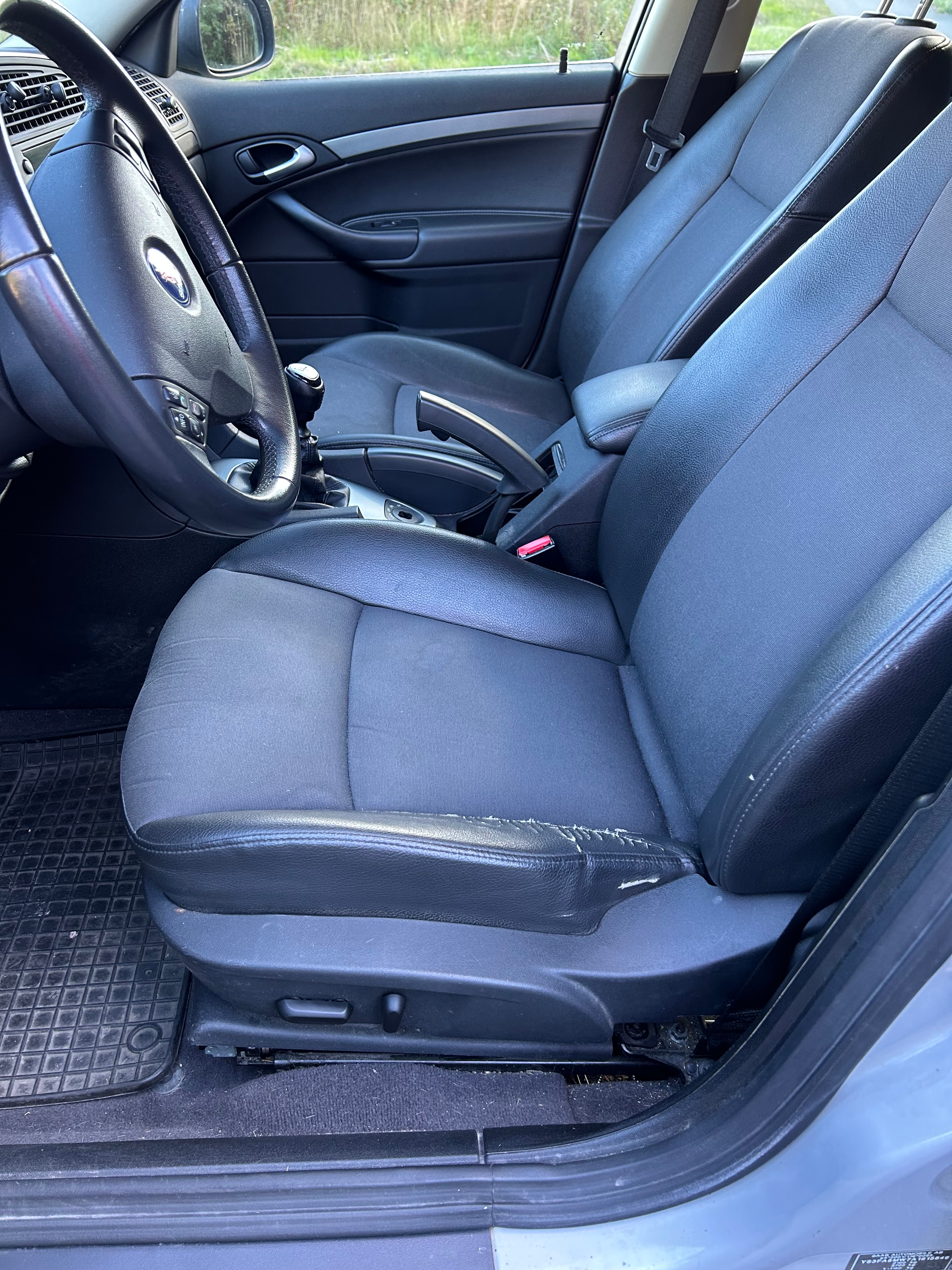 Saab 9-3 SportCombi 1.9 TiD Manuell 2010, bild 4/7