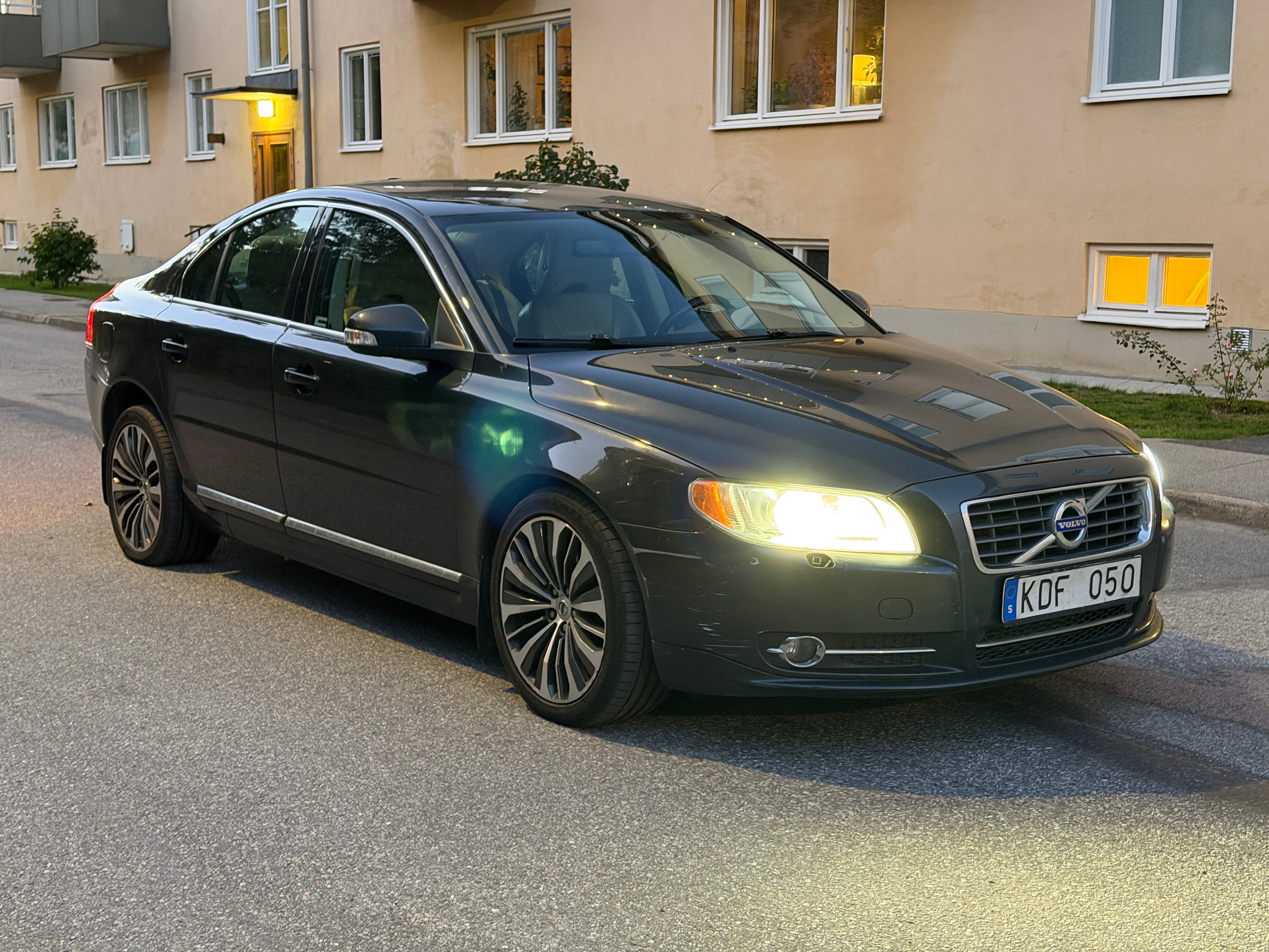 Volvo S80 2.4D Geartronic 2010, photo 2/10