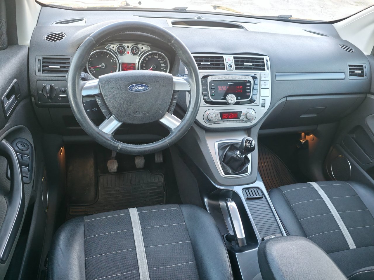 Ford Kuga 2011, bild 4/10