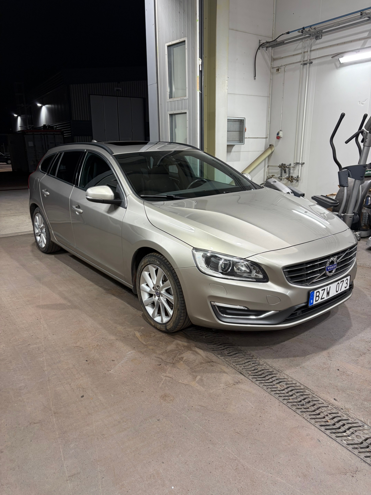 Volvo V60 D4 Geartronic 2014, bild 2/8