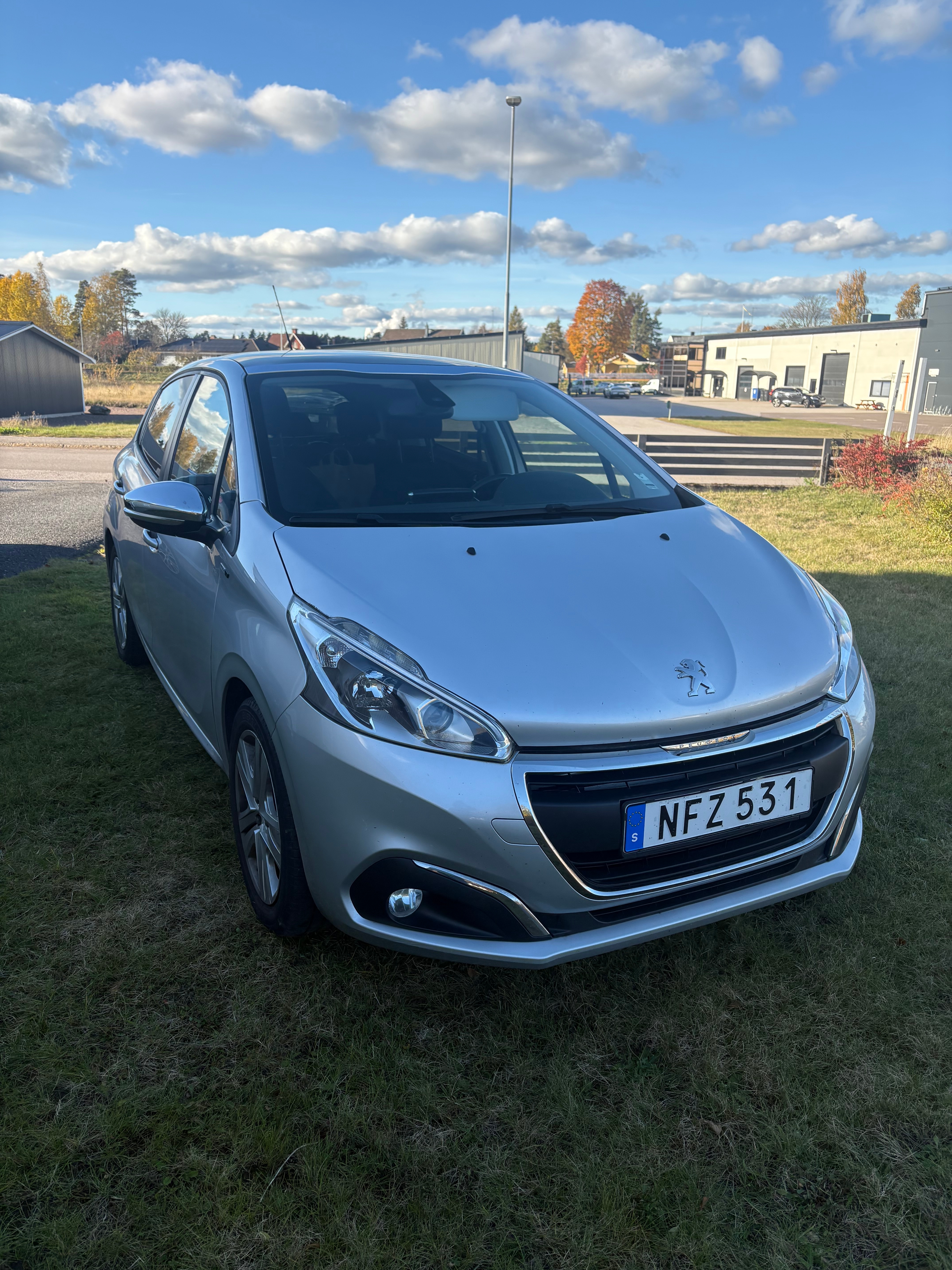 Peugeot 208 2016, bild 2/5