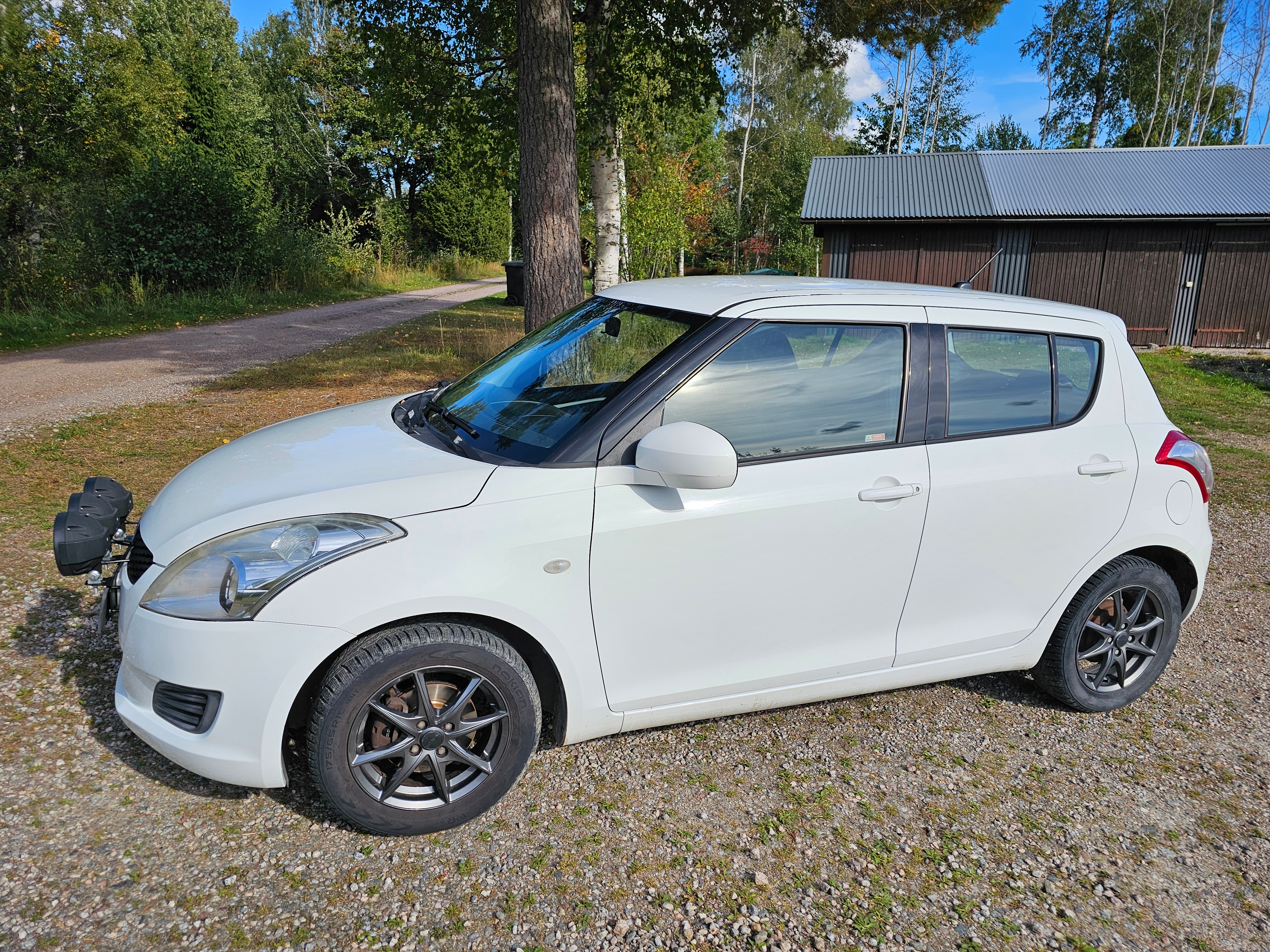 Suzuki Swift 2011, bild 2/5