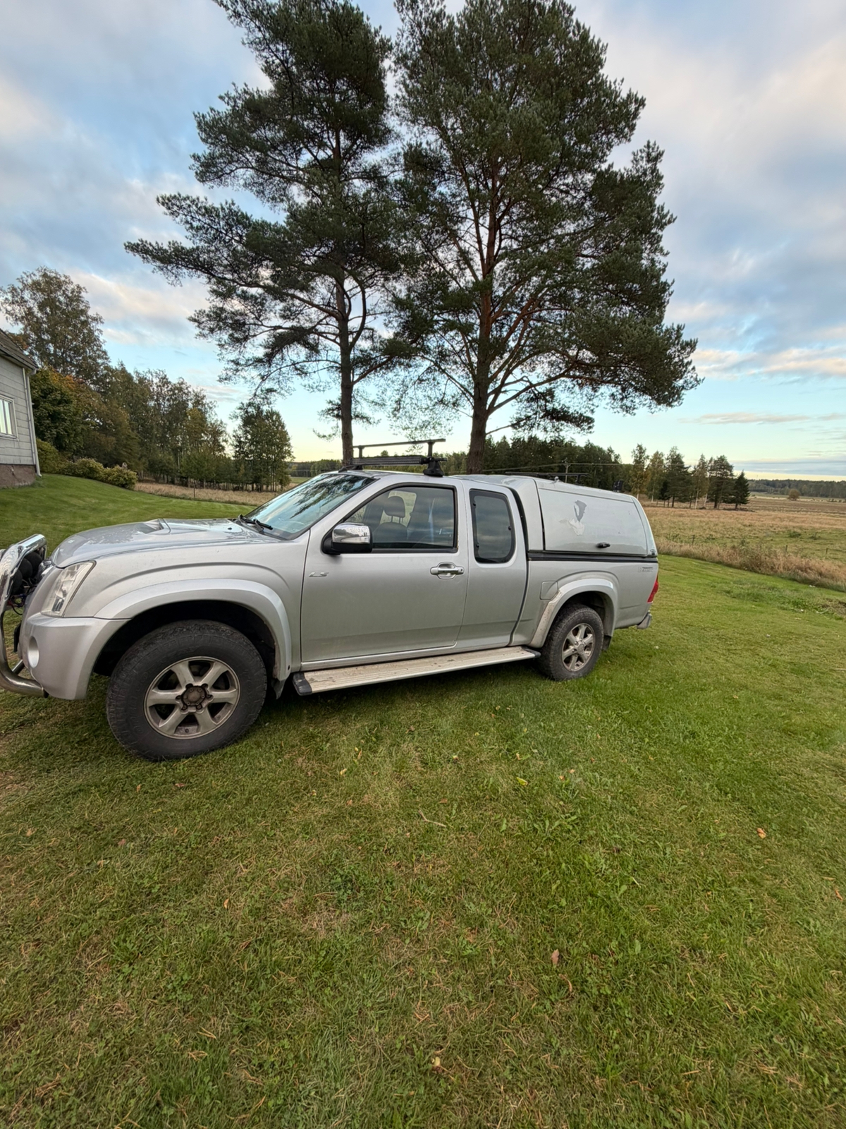 Isuzu D-max Space Cab 2.5 4WD Manuell 2010, bild 3/4