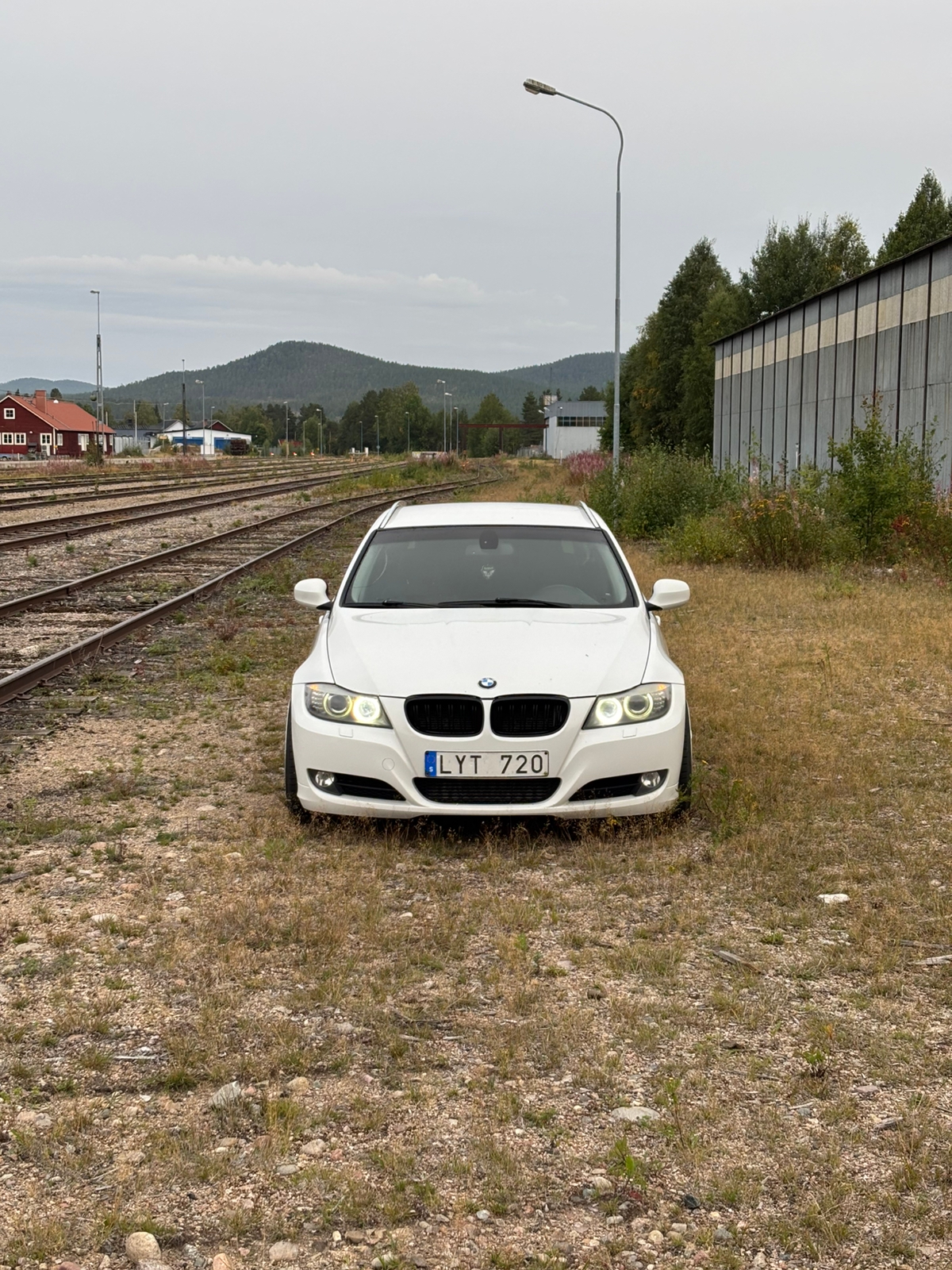 BMW 320 d Touring Manuell 2012, bild 2/8