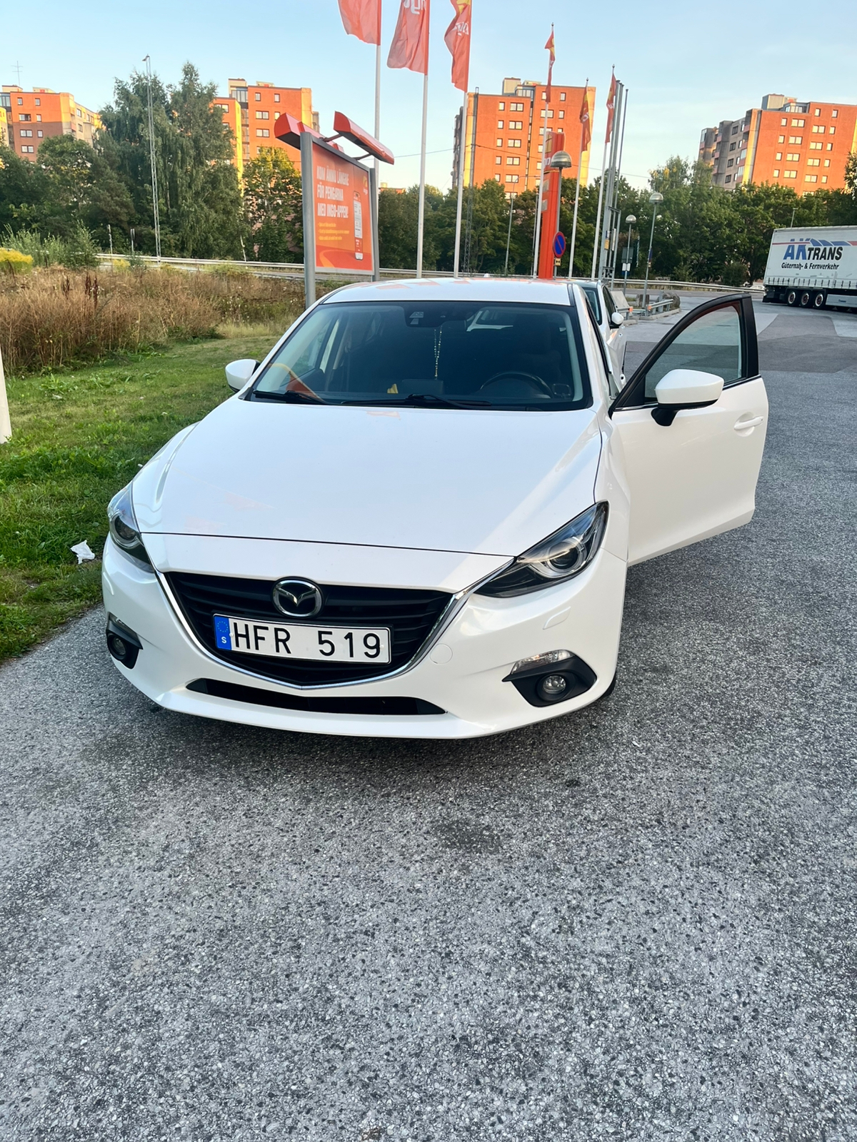 Mazda 3 Sport 2.2 SKYACTIV-D Manuell 2013, bild 2/10