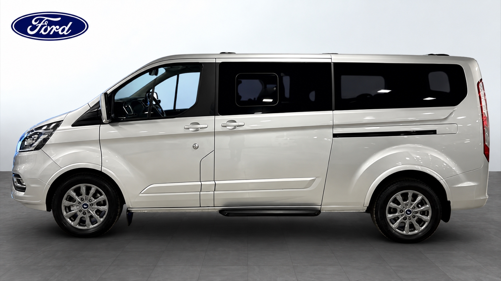 Ford Tourneo Custom 2022, photo 3/7