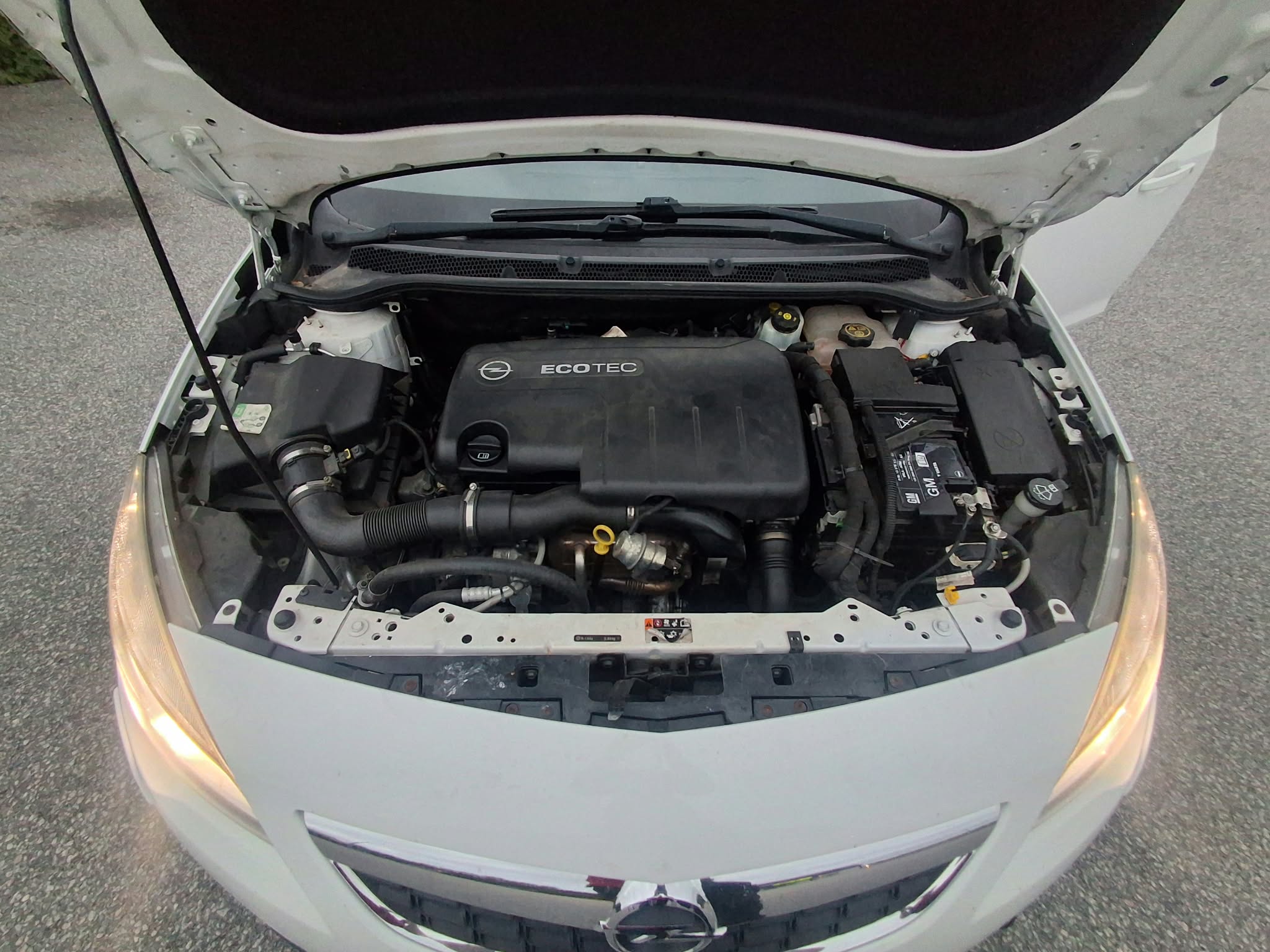 Opel Astra 2012, bild 7/10