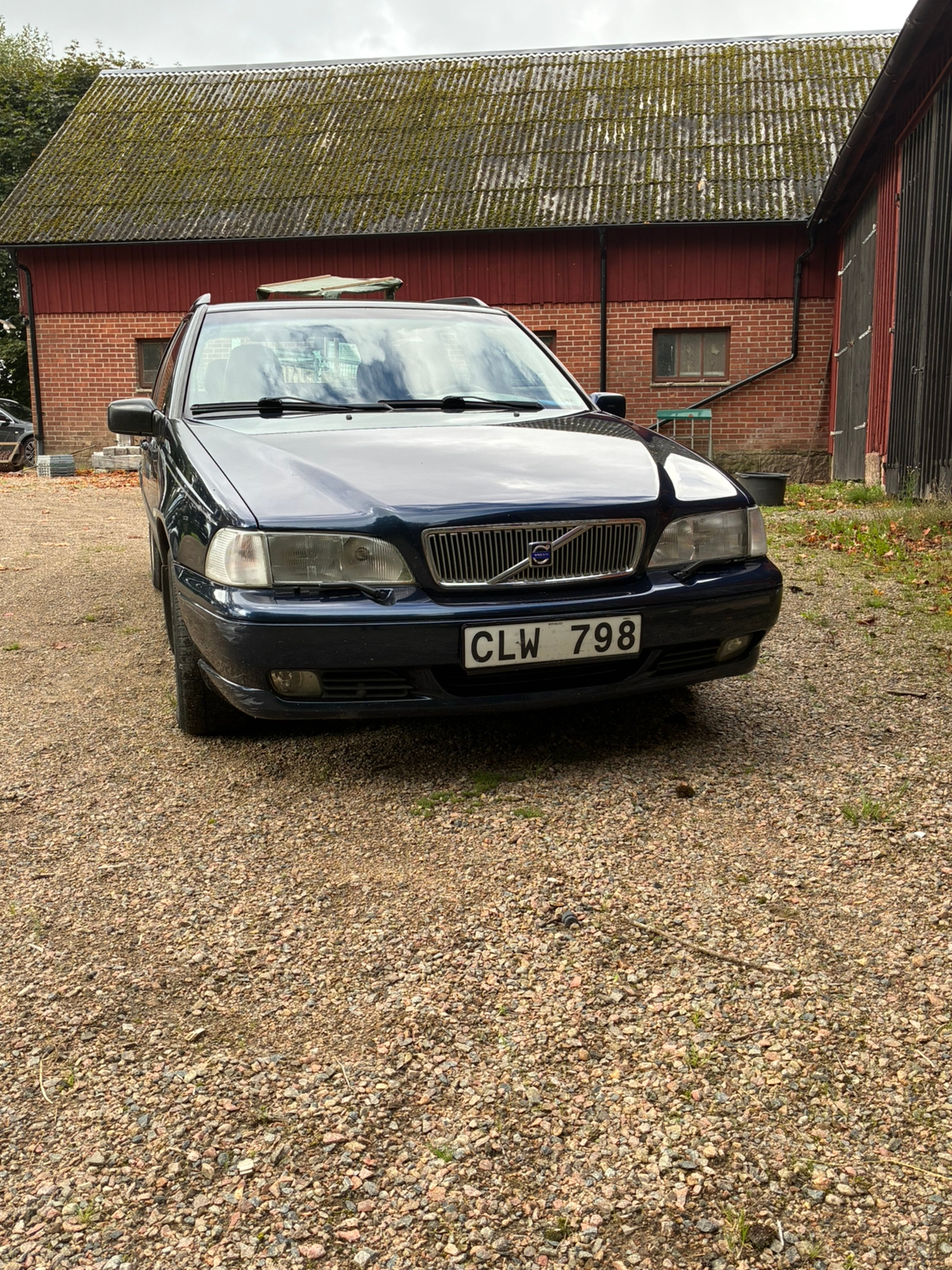 Volvo V70 2.4 Manuell 2000, bild 2/4