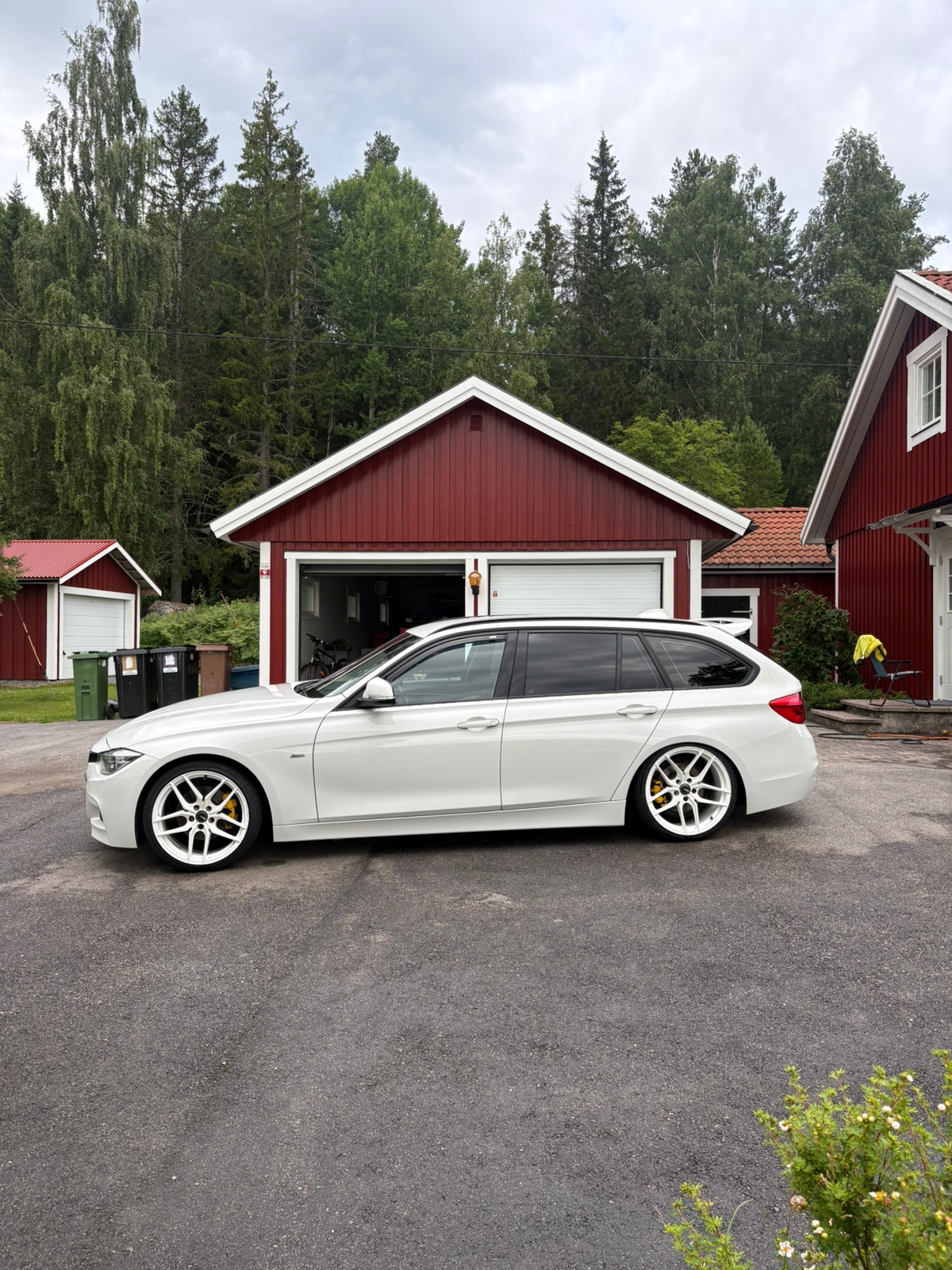 BMW 320 d xDrive Touring Steptronic 2017, bild 5/7
