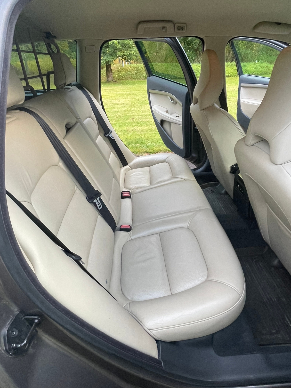 Volvo V70 D3 Summum Manuell 2011, bild 2/4