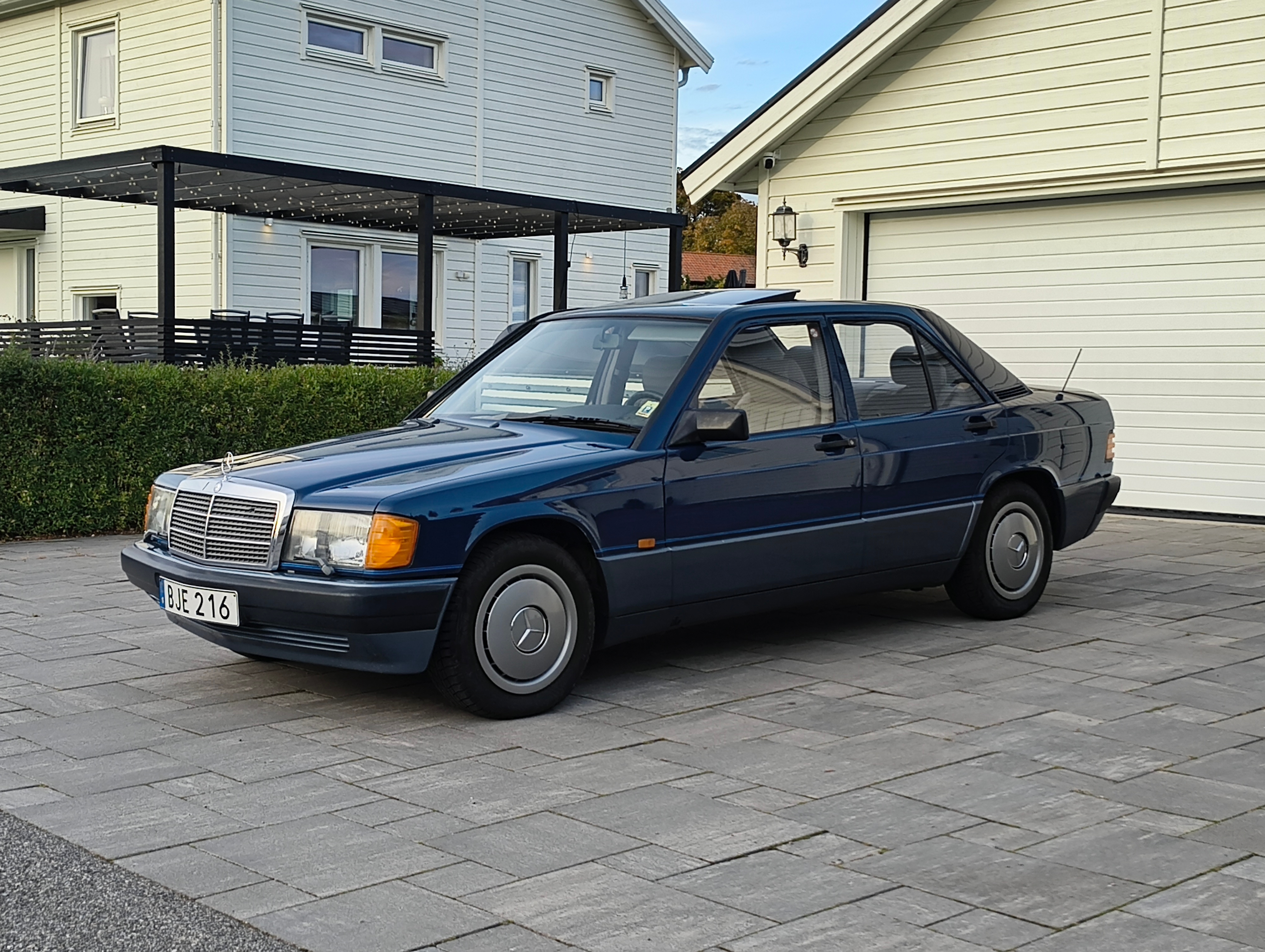 Mercedes-Benz 190 E 1.8 Manuell 1990, bild 3/10