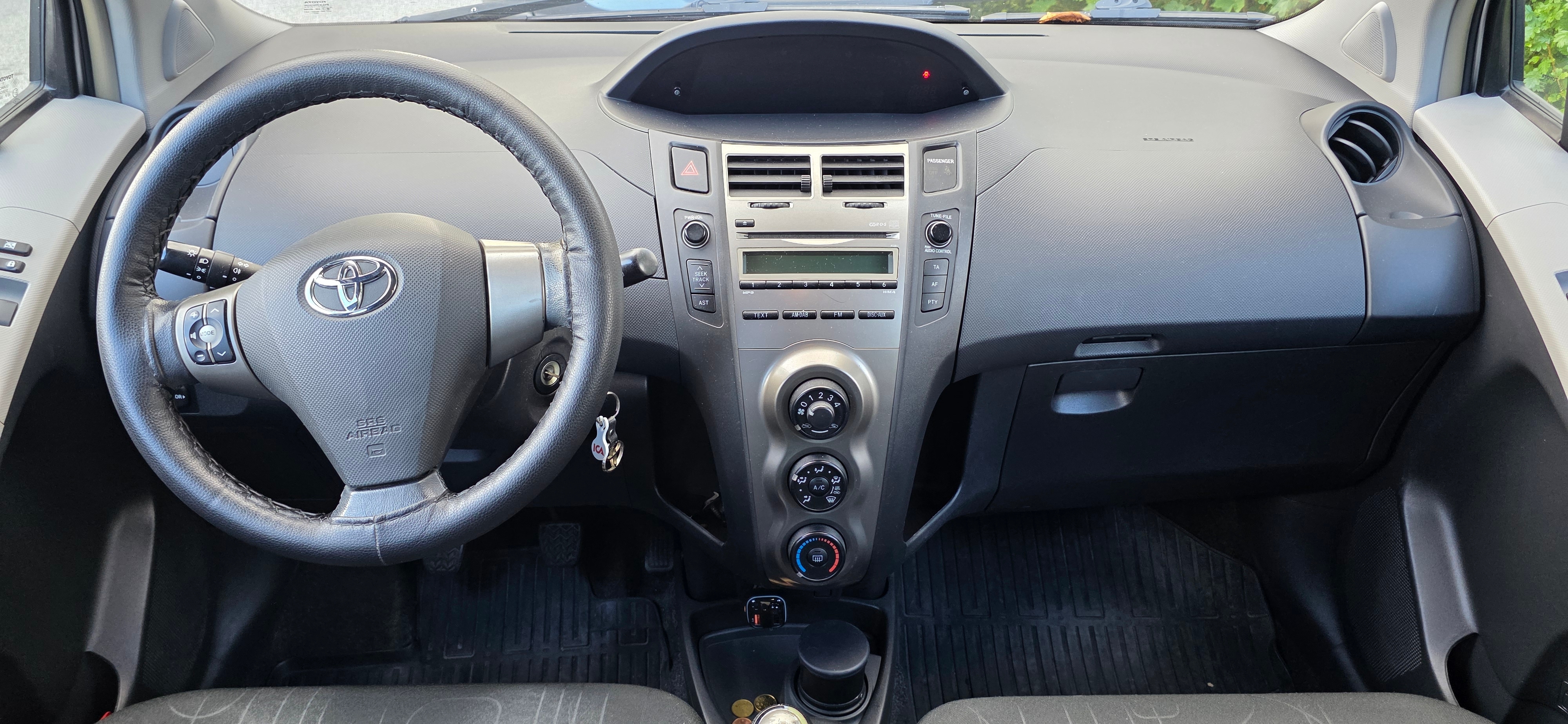 Toyota Yaris 5-dörrar 1.0 VVT-i Manuell 2009, bild 5/5