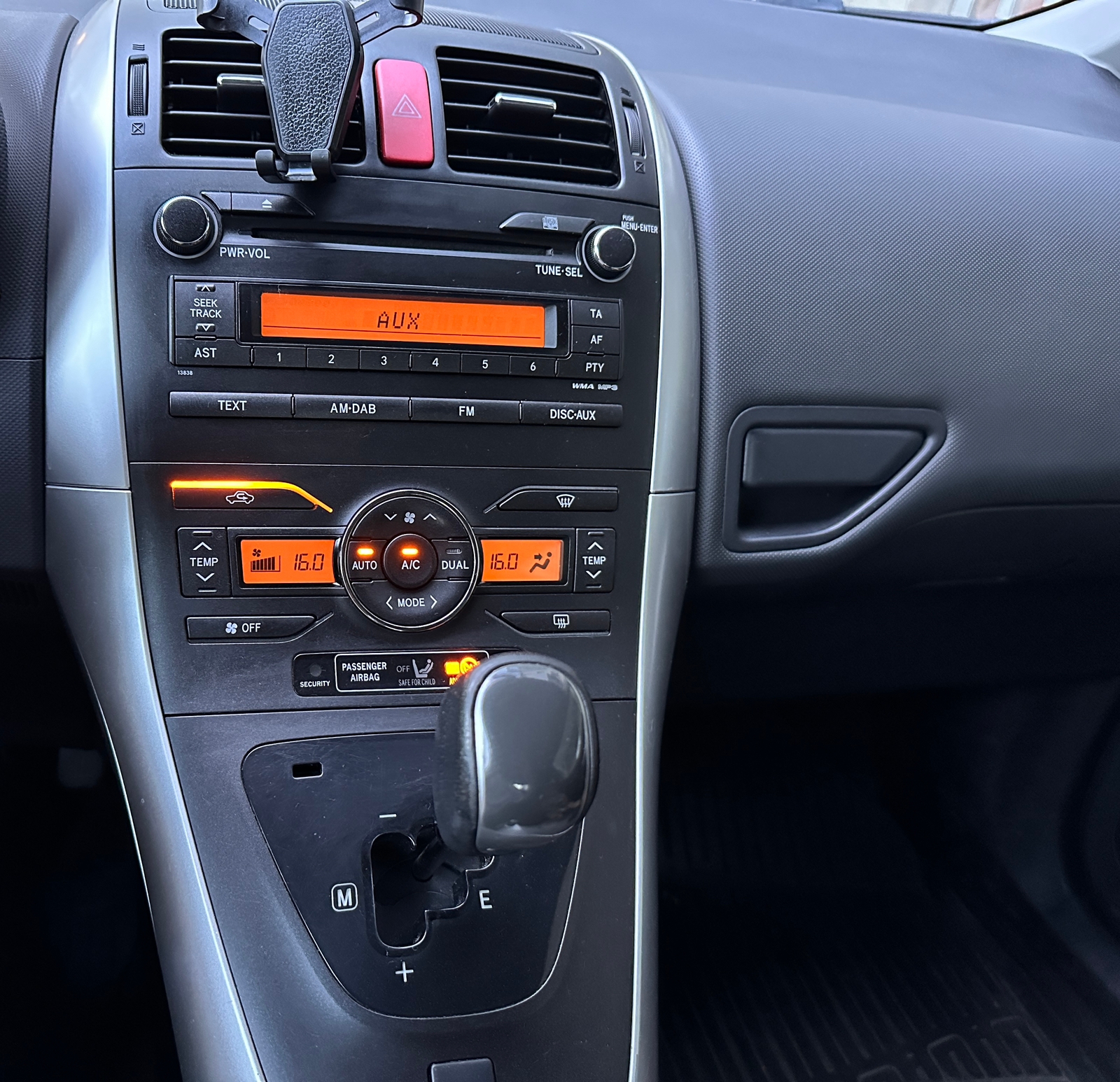Toyota Auris 2010, kuva 6/7