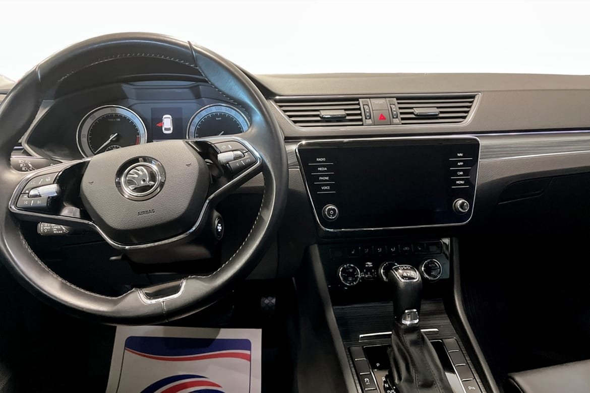 Skoda Superb Kombi 2.0 TDI 4x4 DSG 200hk 2021, kuva 4/9
