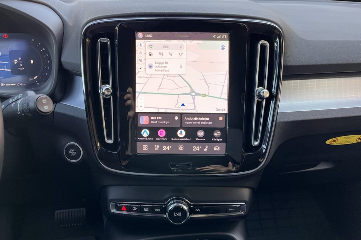 Volvo XC40 B3 FWD Bensin Plus Dark 2025, bild 6/9