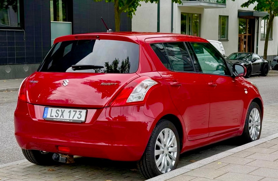 Suzuki Swift 2011, photo 4/10