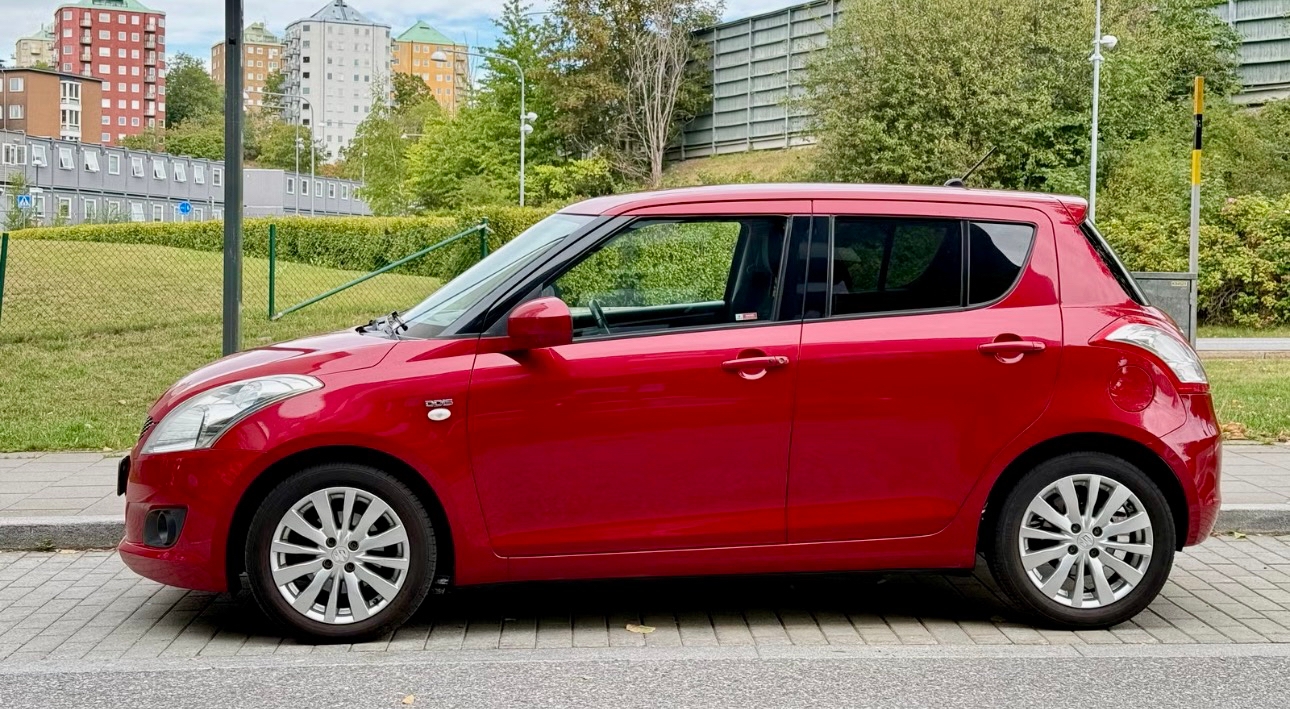 Suzuki Swift 2011, photo 2/10