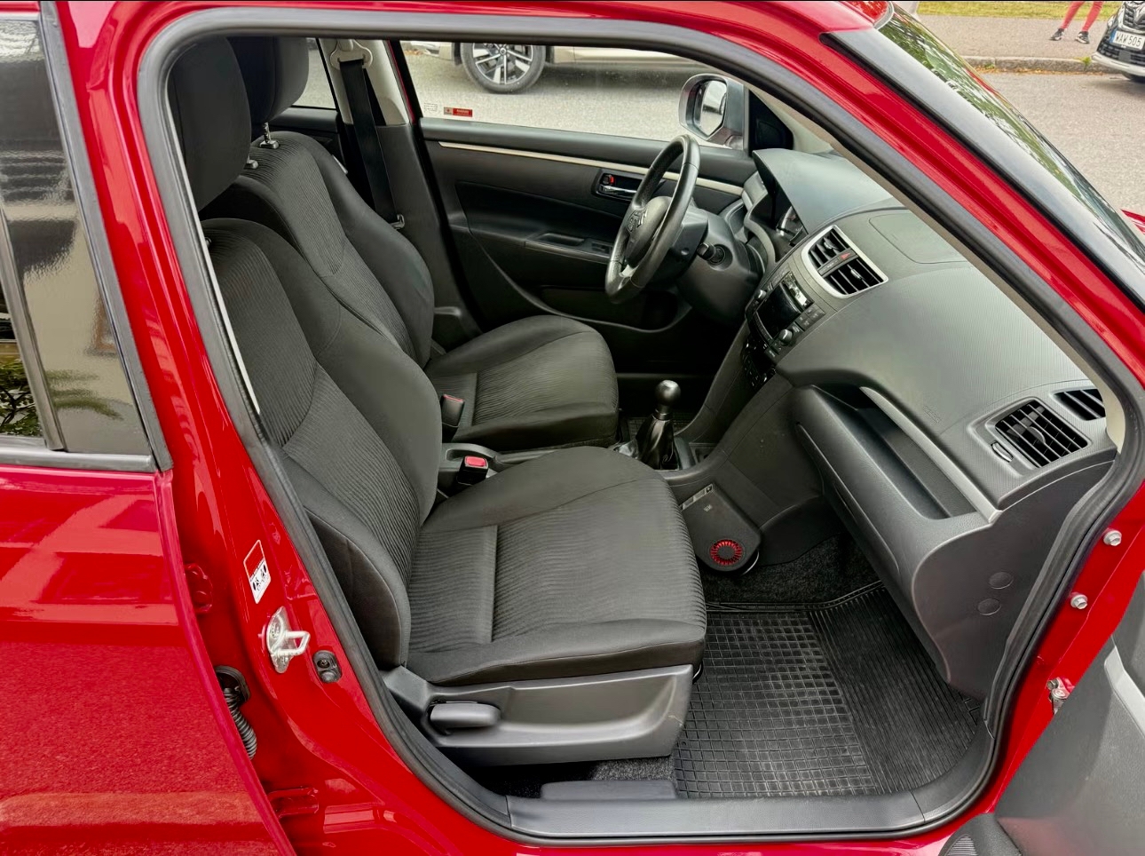 Suzuki Swift 2011, photo 7/10