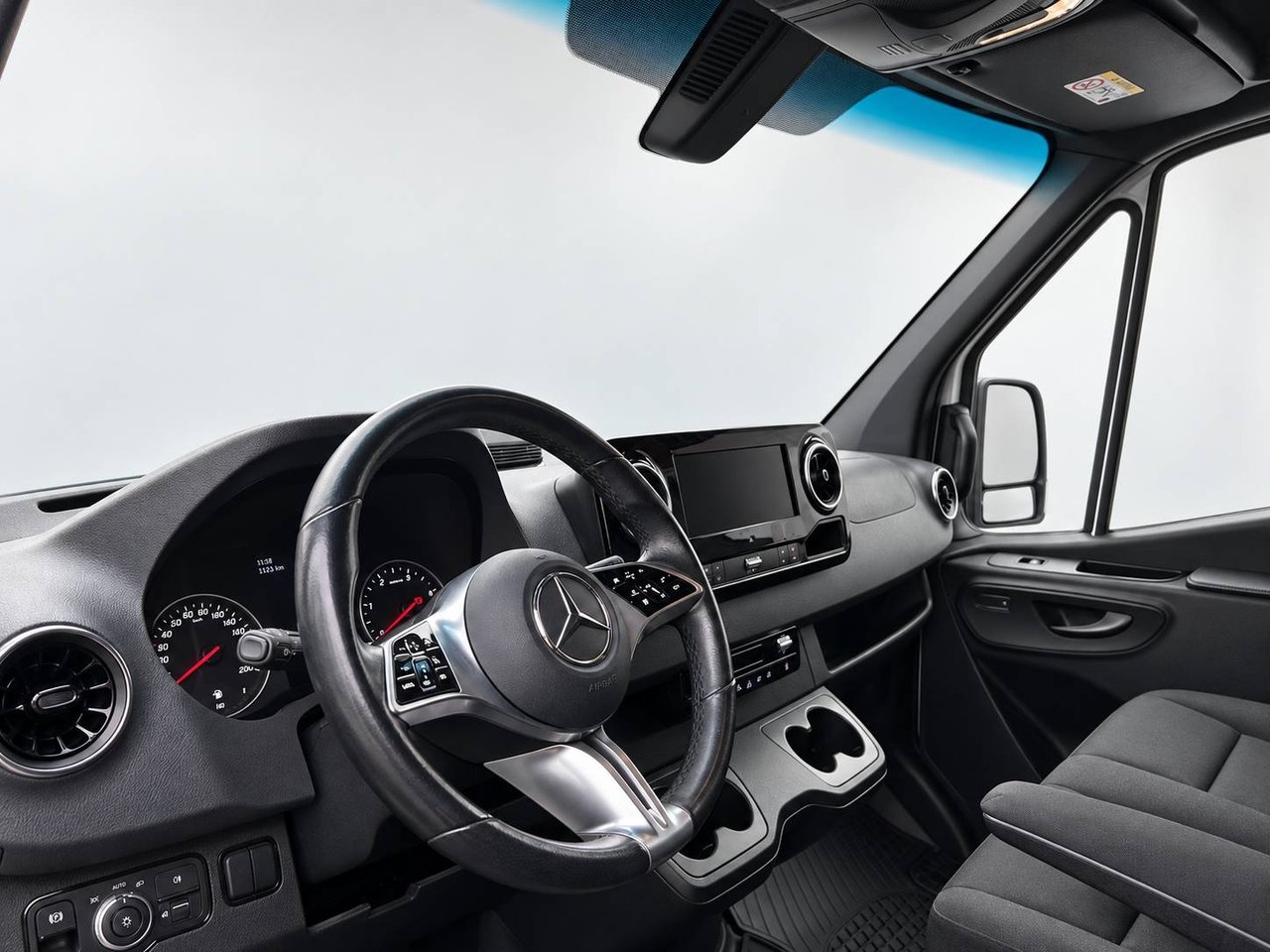 Mercedes-Benz Sprinter 2025, bild 4/5