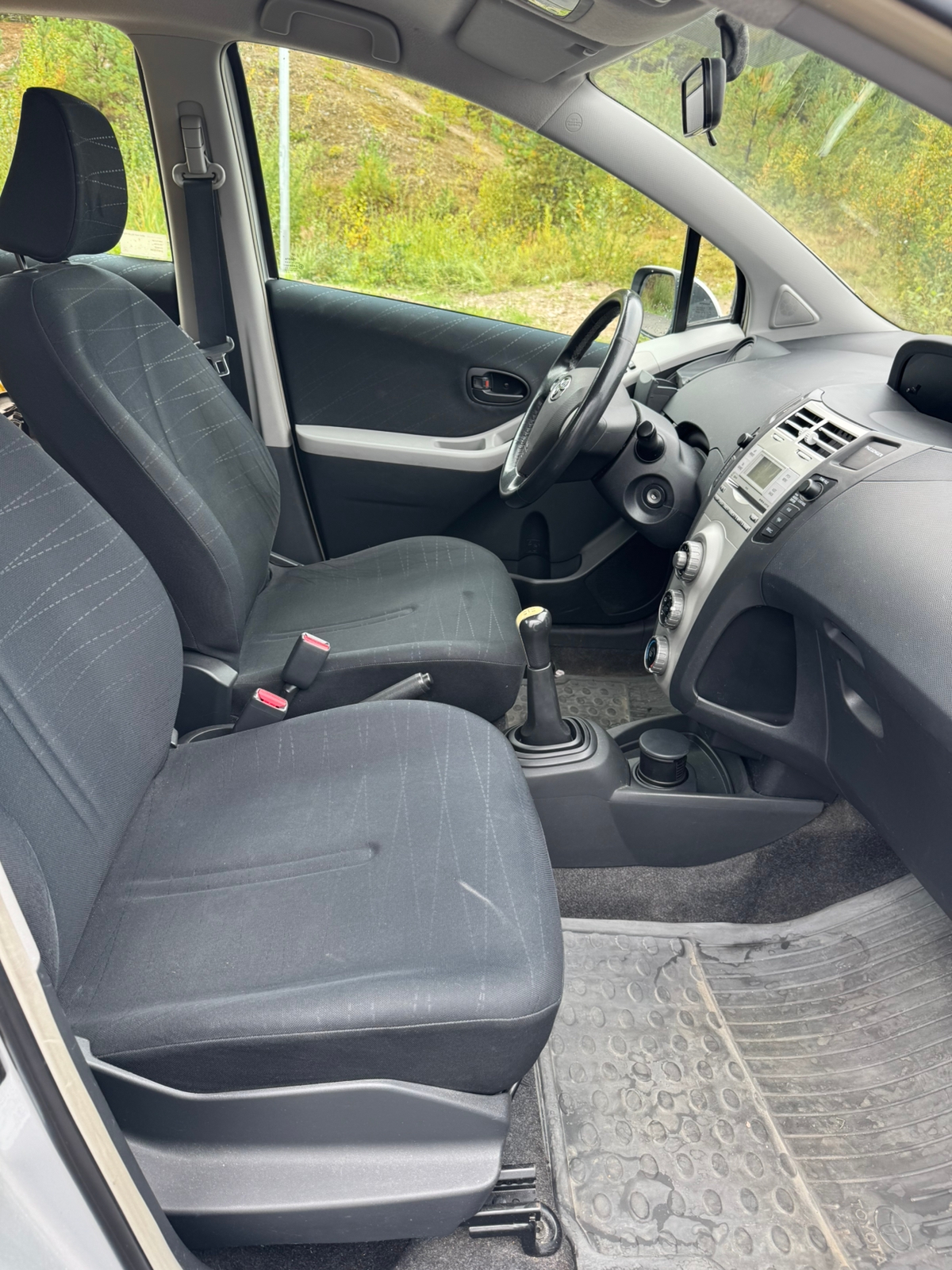 Toyota Yaris 5-dörrar 1.0 VVT-i Manuell 2006, bild 6/6