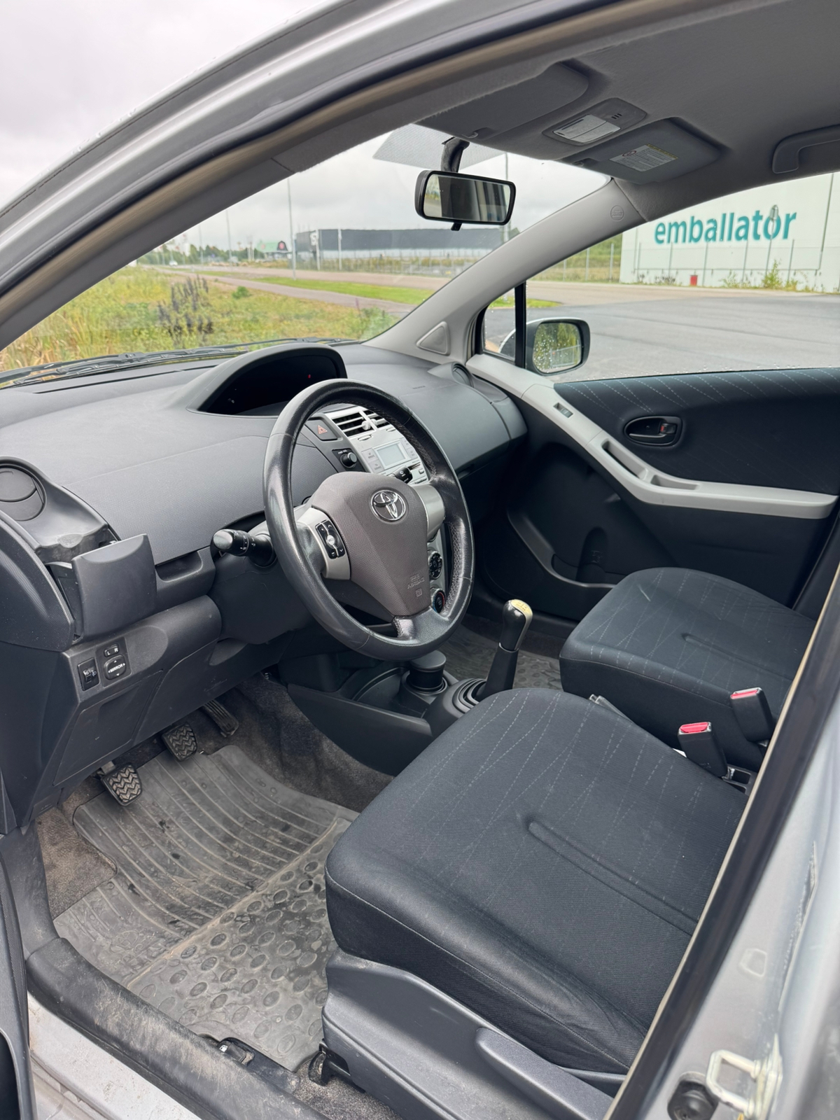 Toyota Yaris 5-dörrar 1.0 VVT-i Manuell 2006, bild 5/6