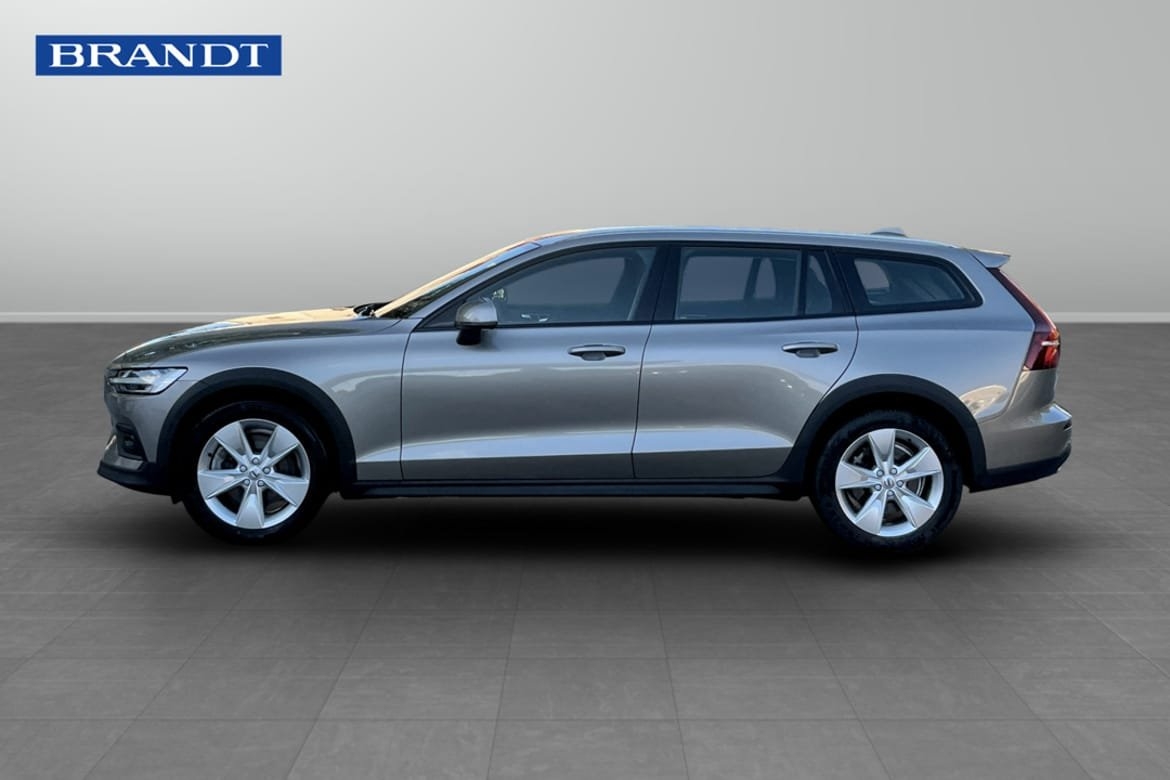 Volvo V60 Cross Country B4 AWD D Adv 2022, photo 3/9