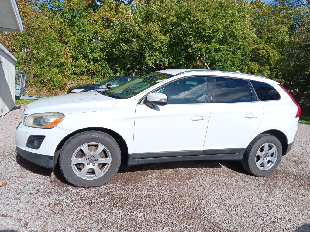 Volvo XC60 D5 AWD Geartronic 2009, bild 2/6