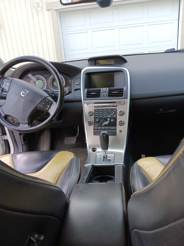 Volvo XC60 D5 AWD Geartronic 2009, bild 3/6