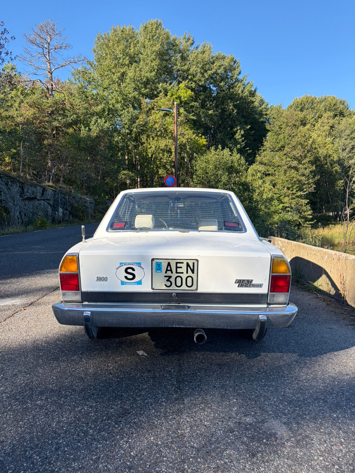 Fiat 124 Sport Coupé 1800 1.8 Manuell 1975, bild 2/3